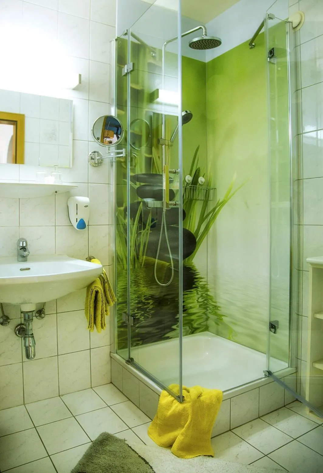 Shower in Gästehaus Götz
