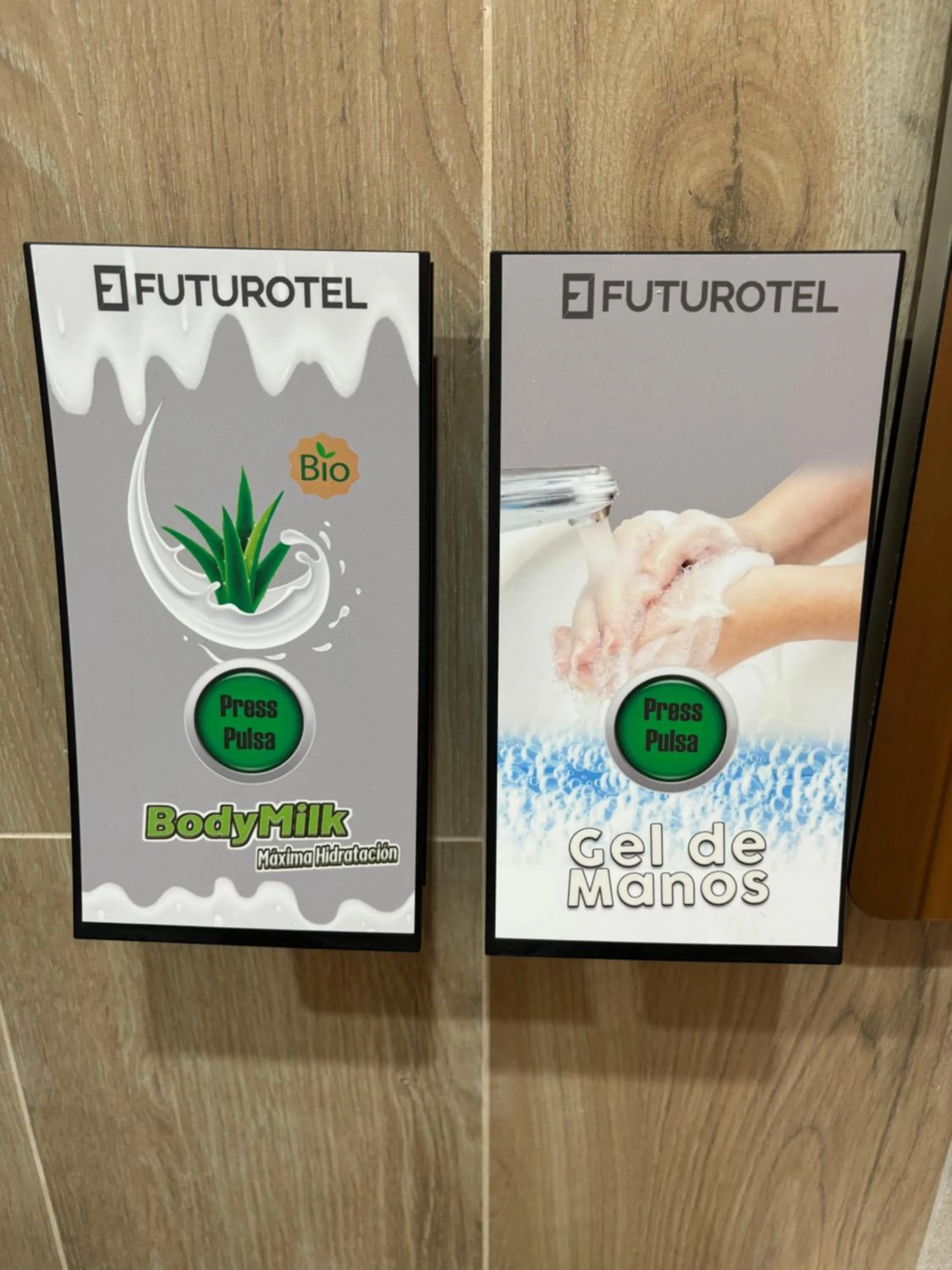 Text overlay in Futurotel Ds