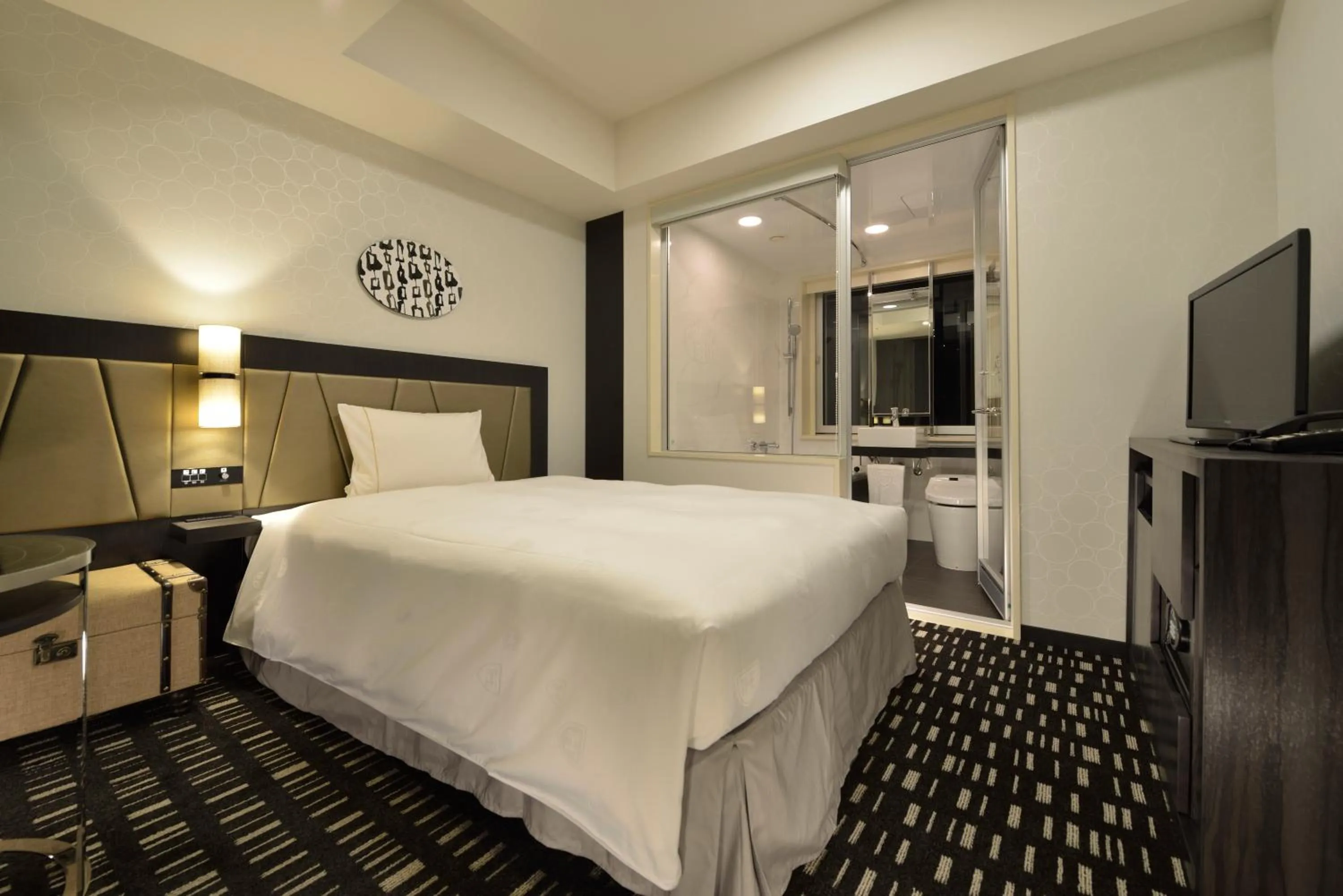 Bed in The Royal Park Hotel Tokyo Haneda Airport Terminal 3