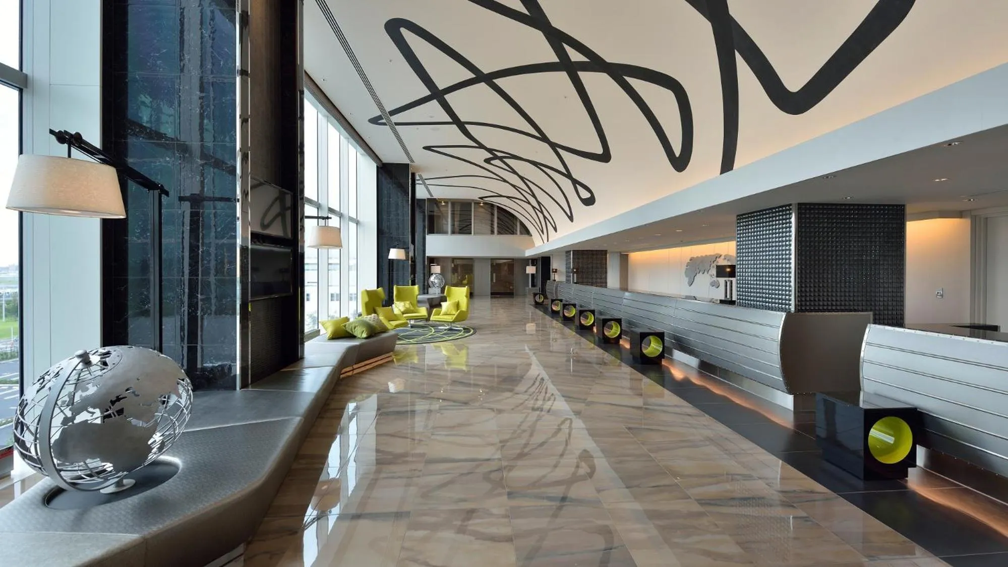 Lobby or reception in The Royal Park Hotel Tokyo Haneda Airport Terminal 3