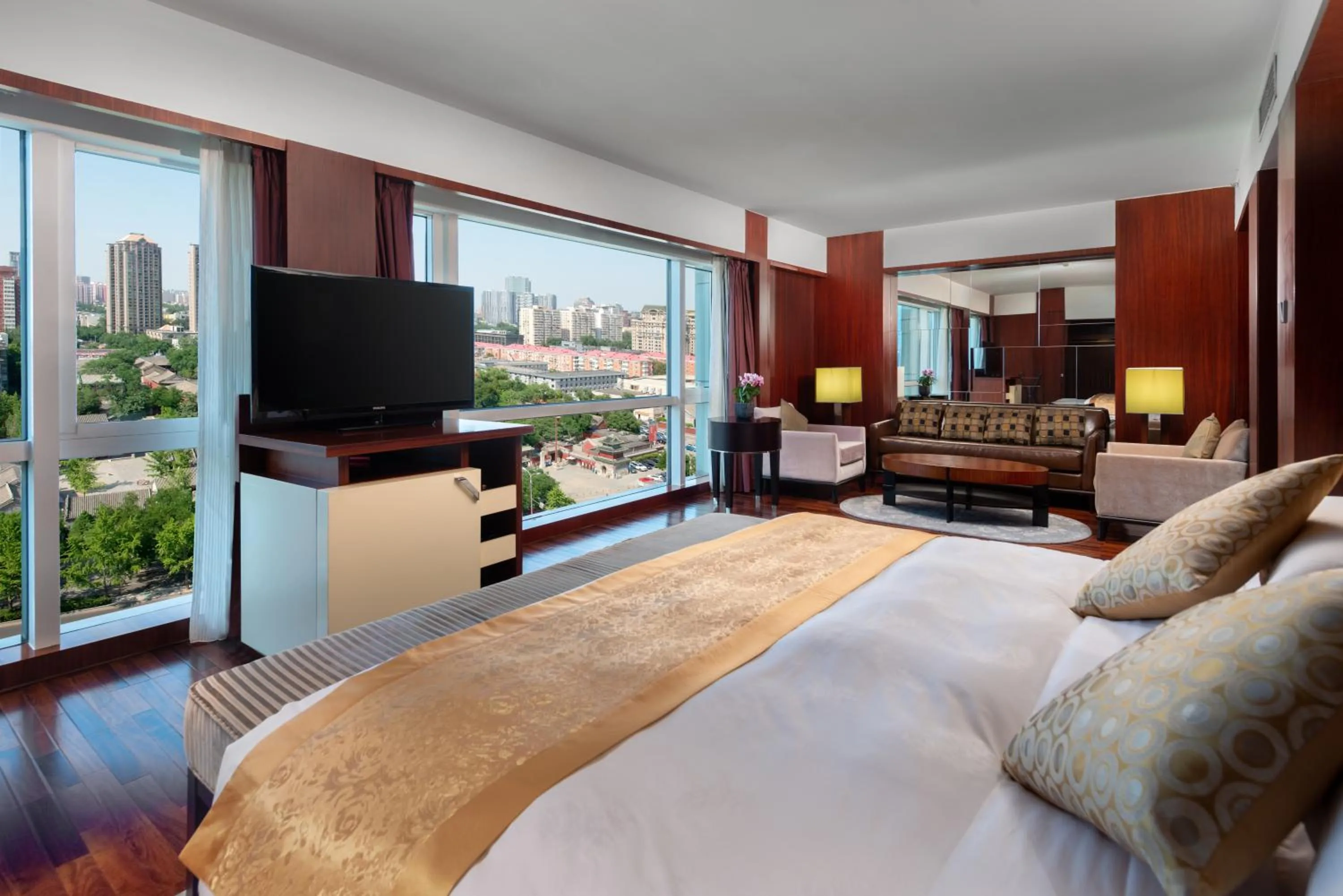 Bed in Beijing Kuntai Royal Hotel