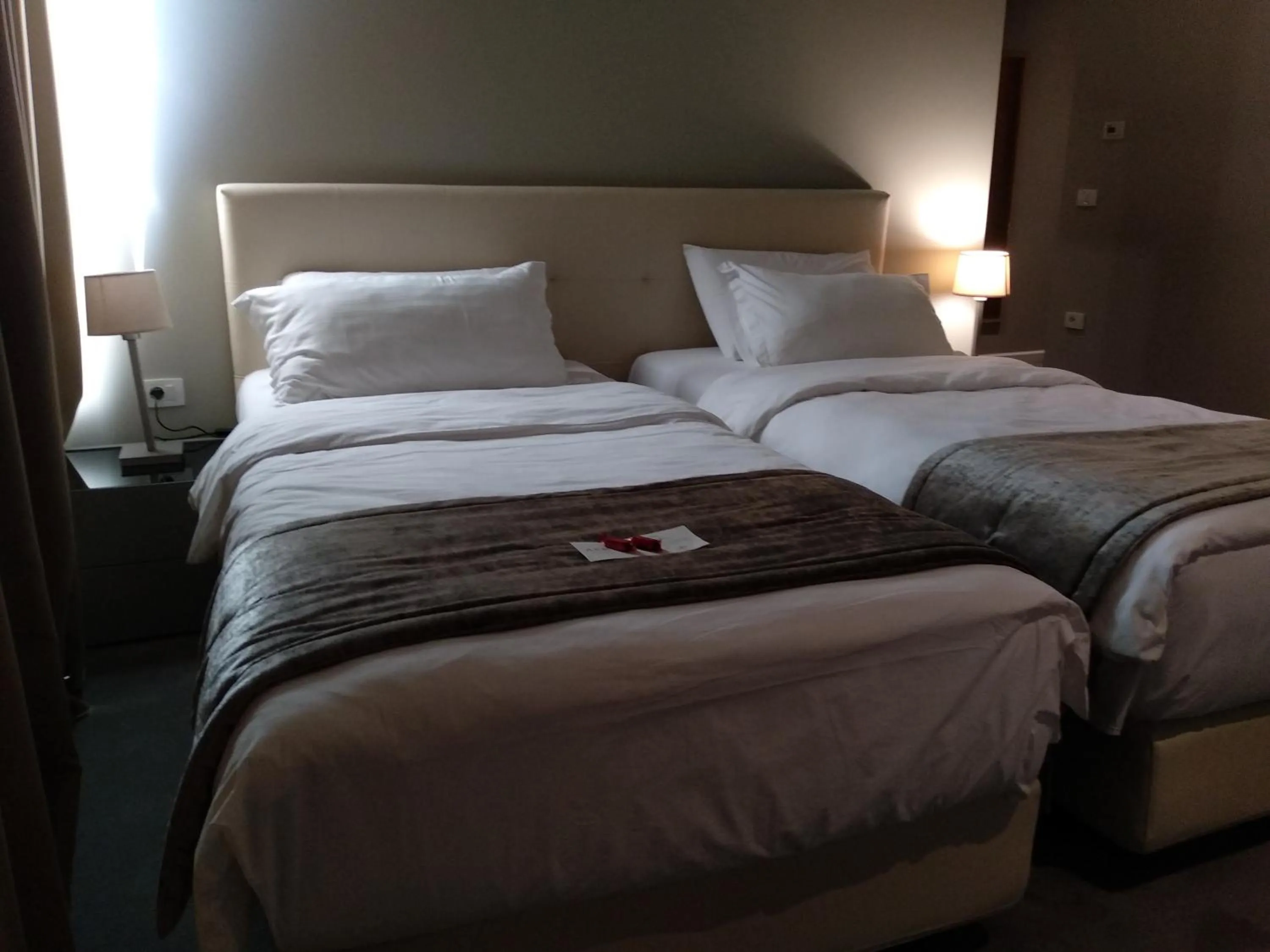 Bed in Best Western Premier Ark Hotel