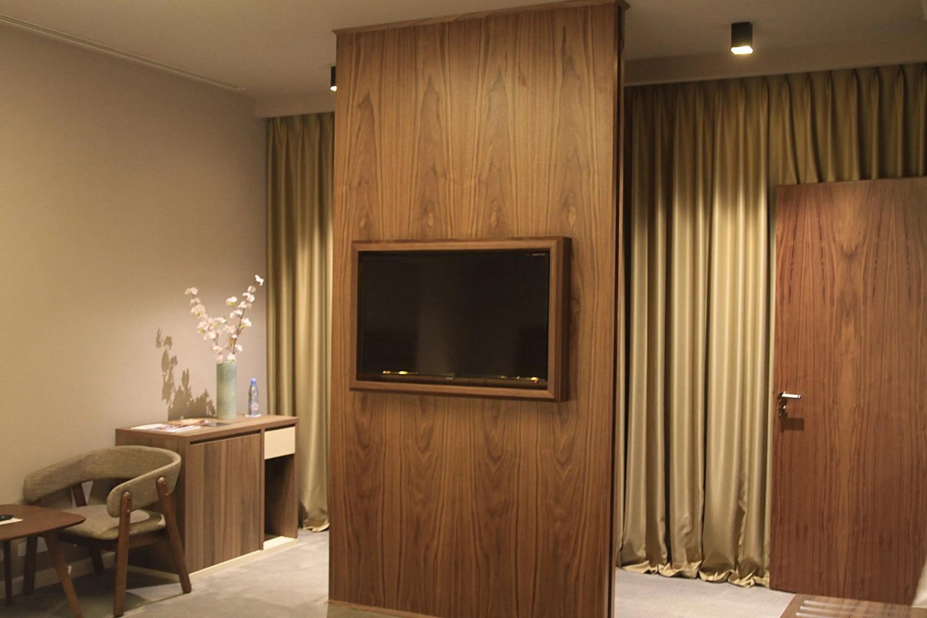 Bedroom in Best Western Premier Ark Hotel