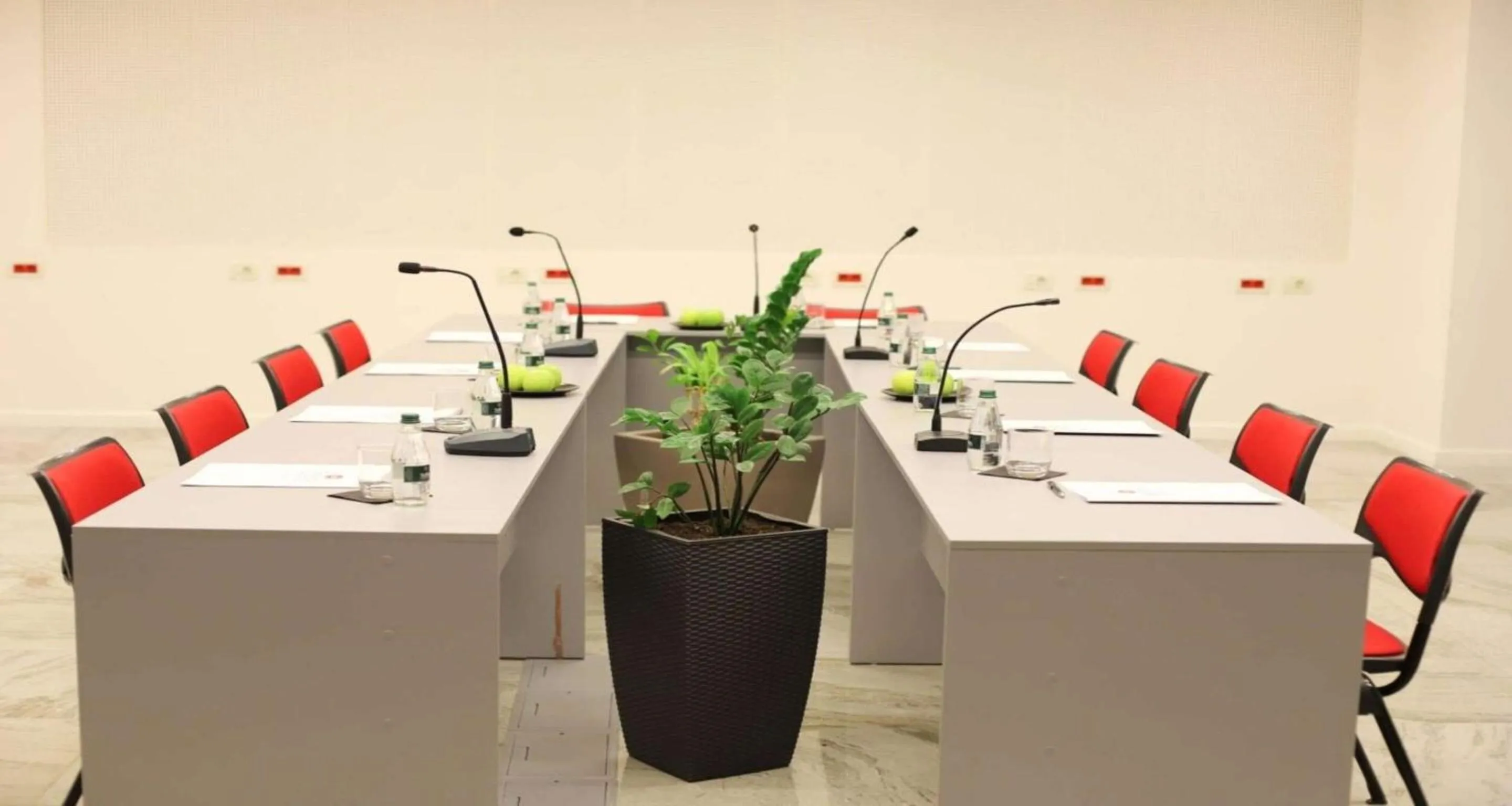 Meeting/conference room in Best Western Premier Ark Hotel