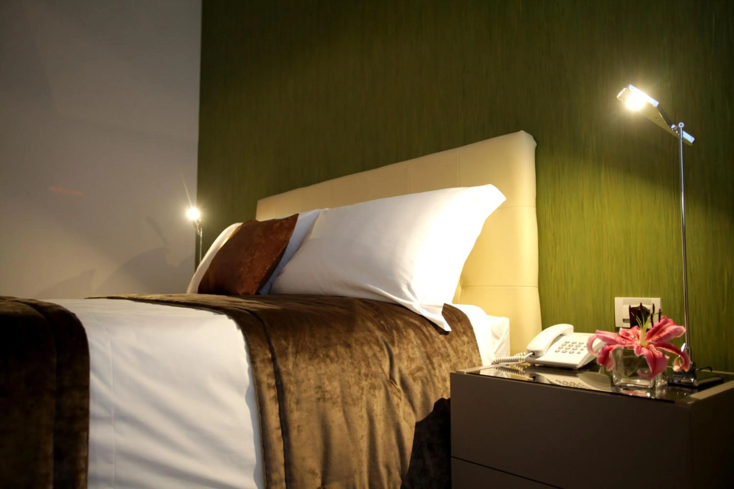 Bed in Best Western Premier Ark Hotel