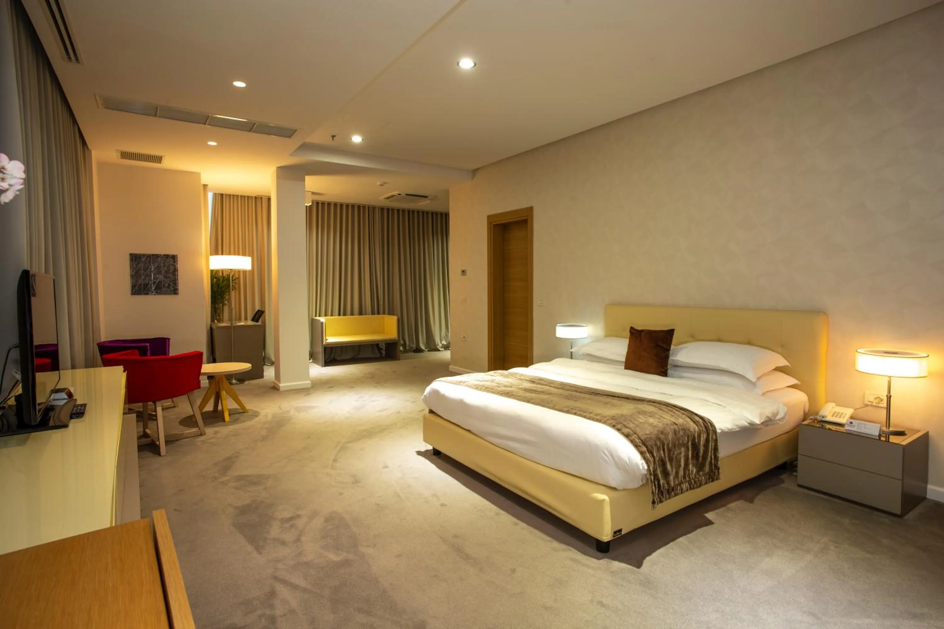 Bed in Best Western Premier Ark Hotel