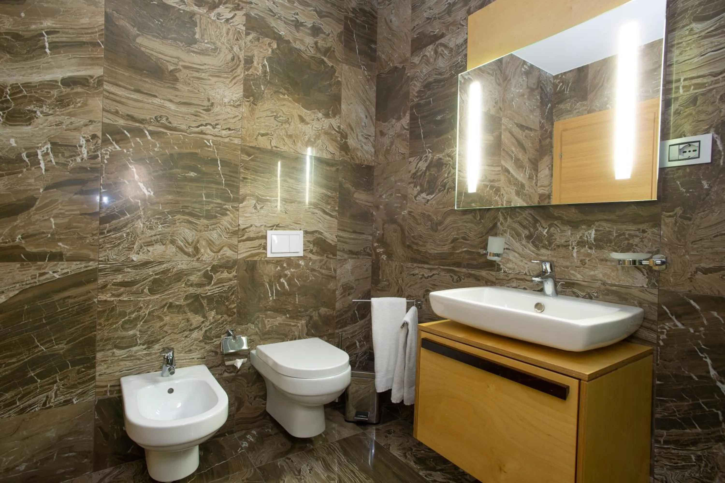 Bathroom in Best Western Premier Ark Hotel