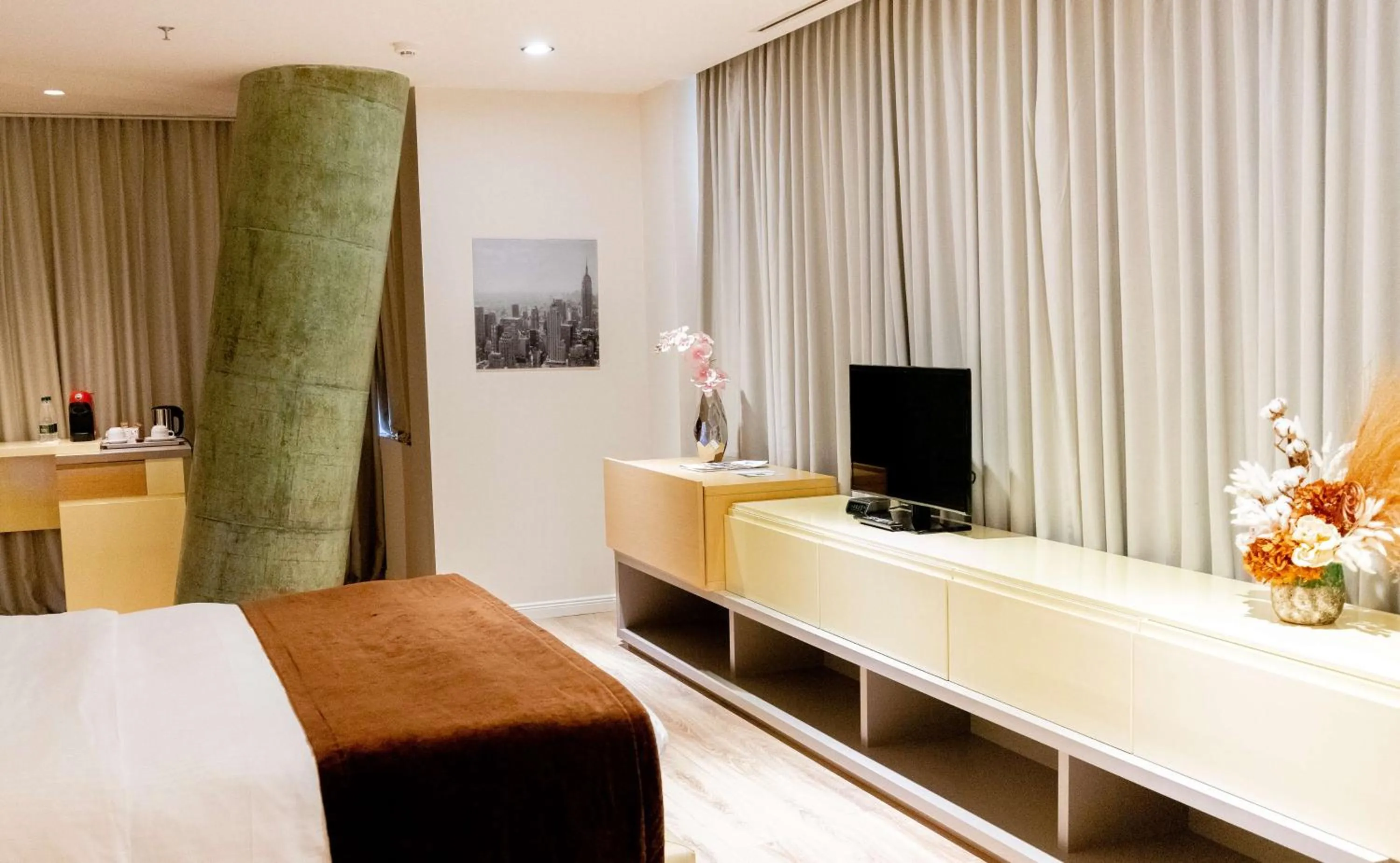 Photo of the whole room in Best Western Premier Ark Hotel