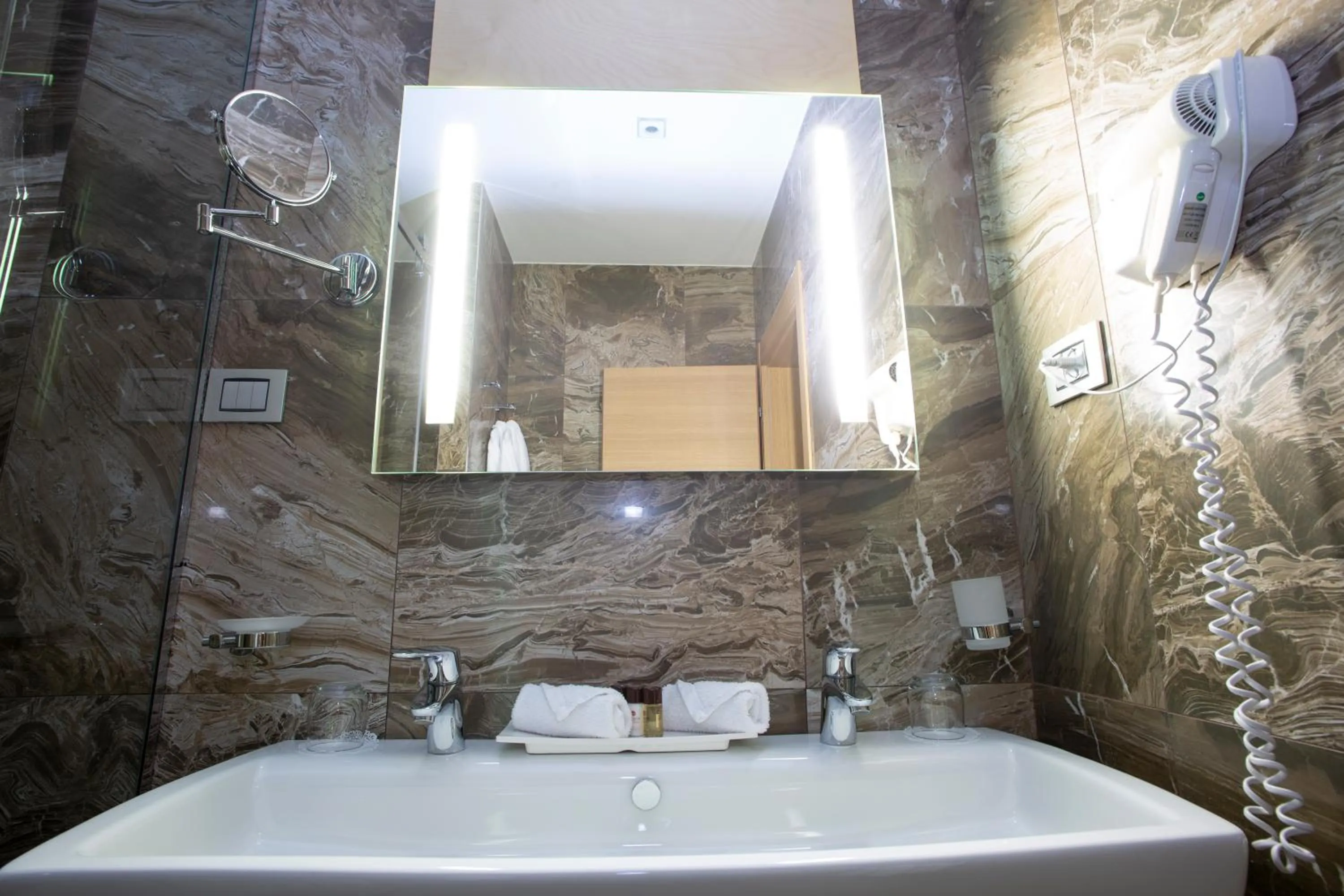 Bathroom in Best Western Premier Ark Hotel