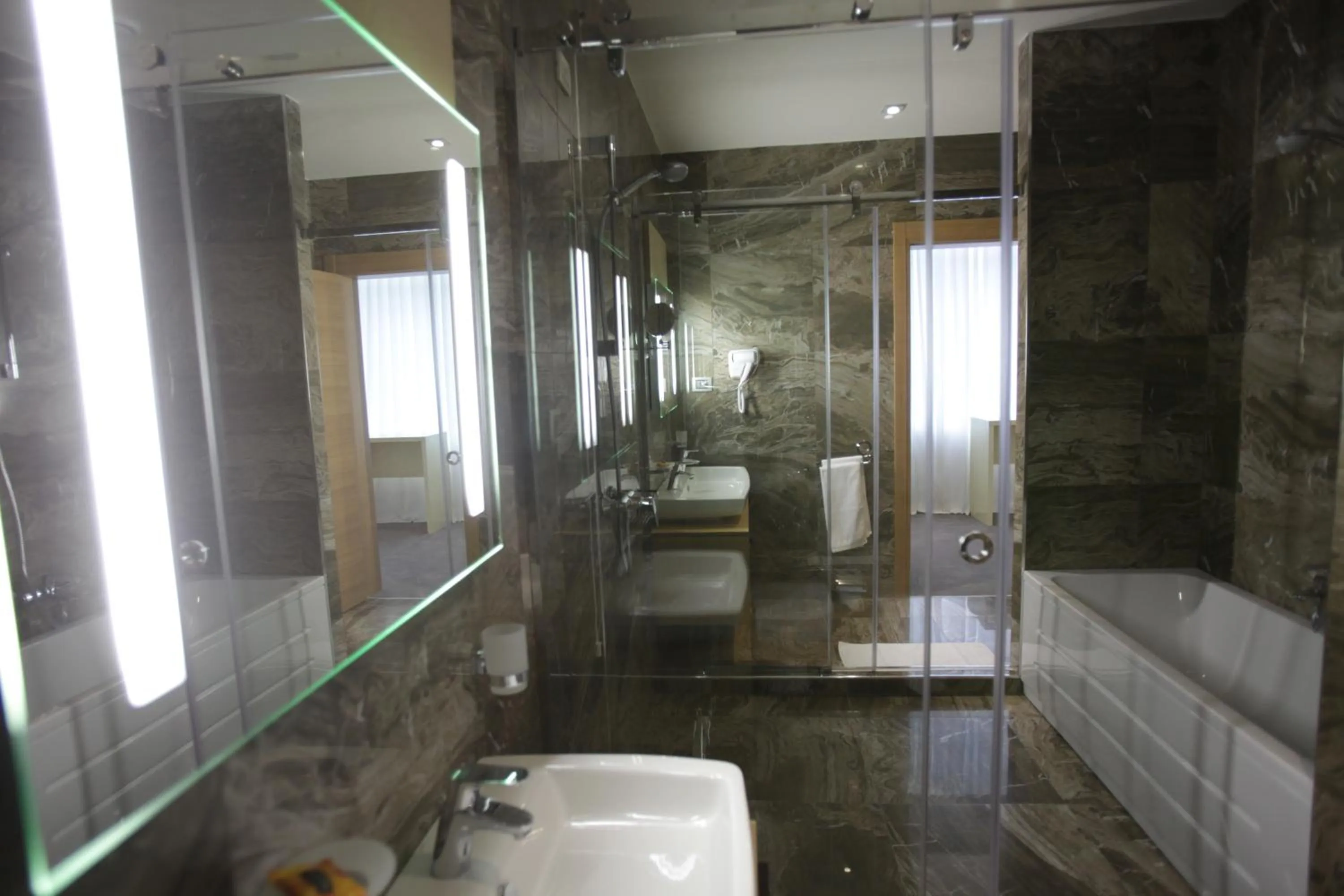 Bathroom in Best Western Premier Ark Hotel