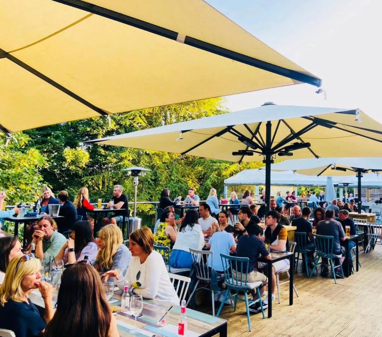 Restaurant/places to eat in Oaklands Hotel