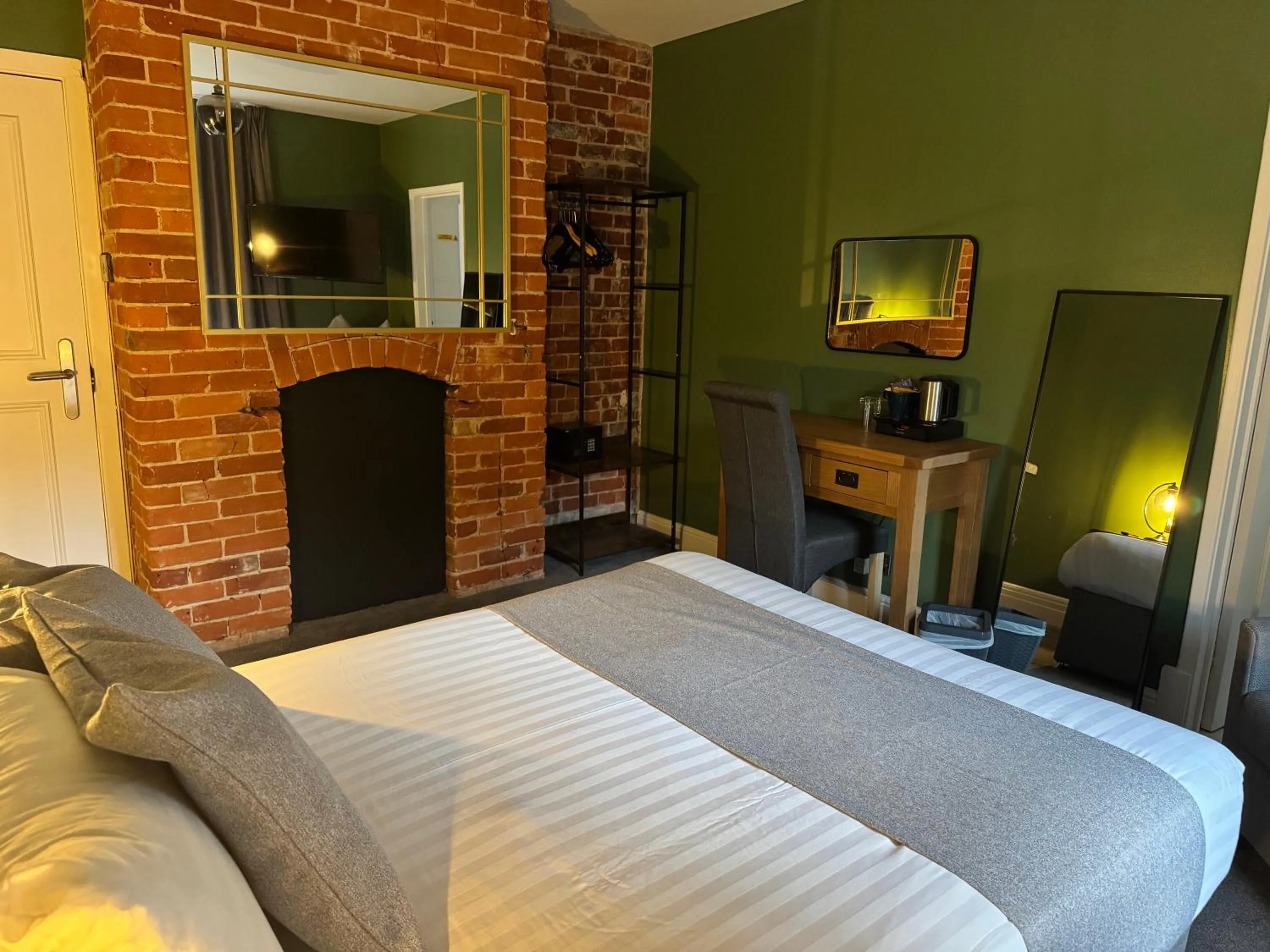 Bed in Oaklands Hotel