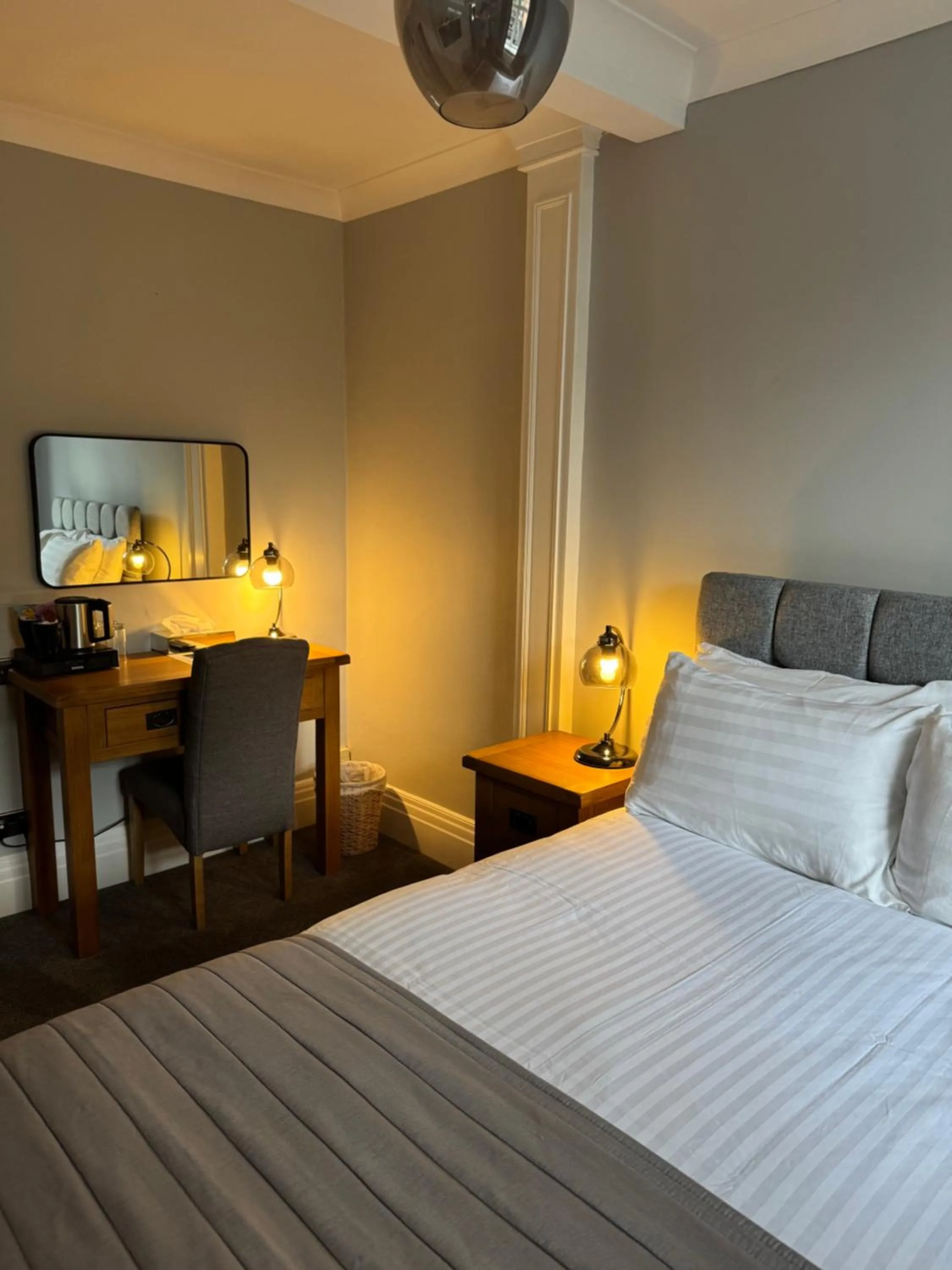 Bed in Oaklands Hotel