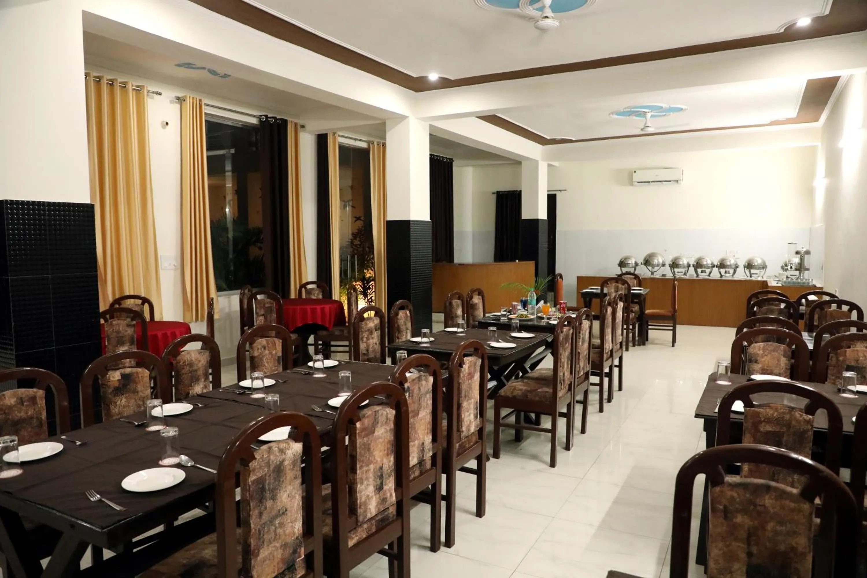 Restaurant/places to eat in Ranthambore Resort