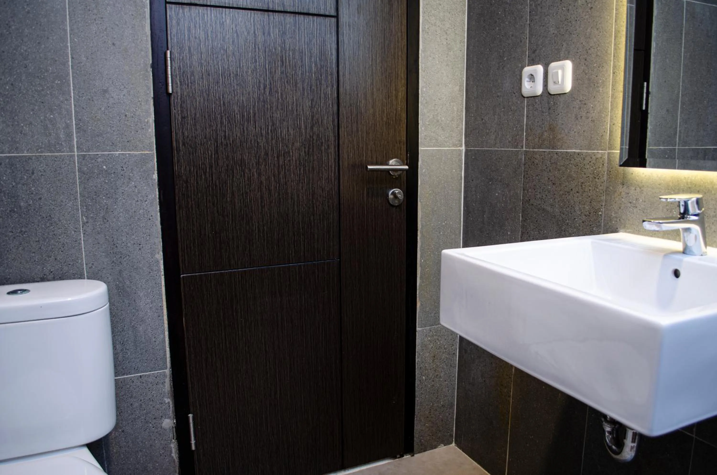 Shower in Arcadia Hotel Manado