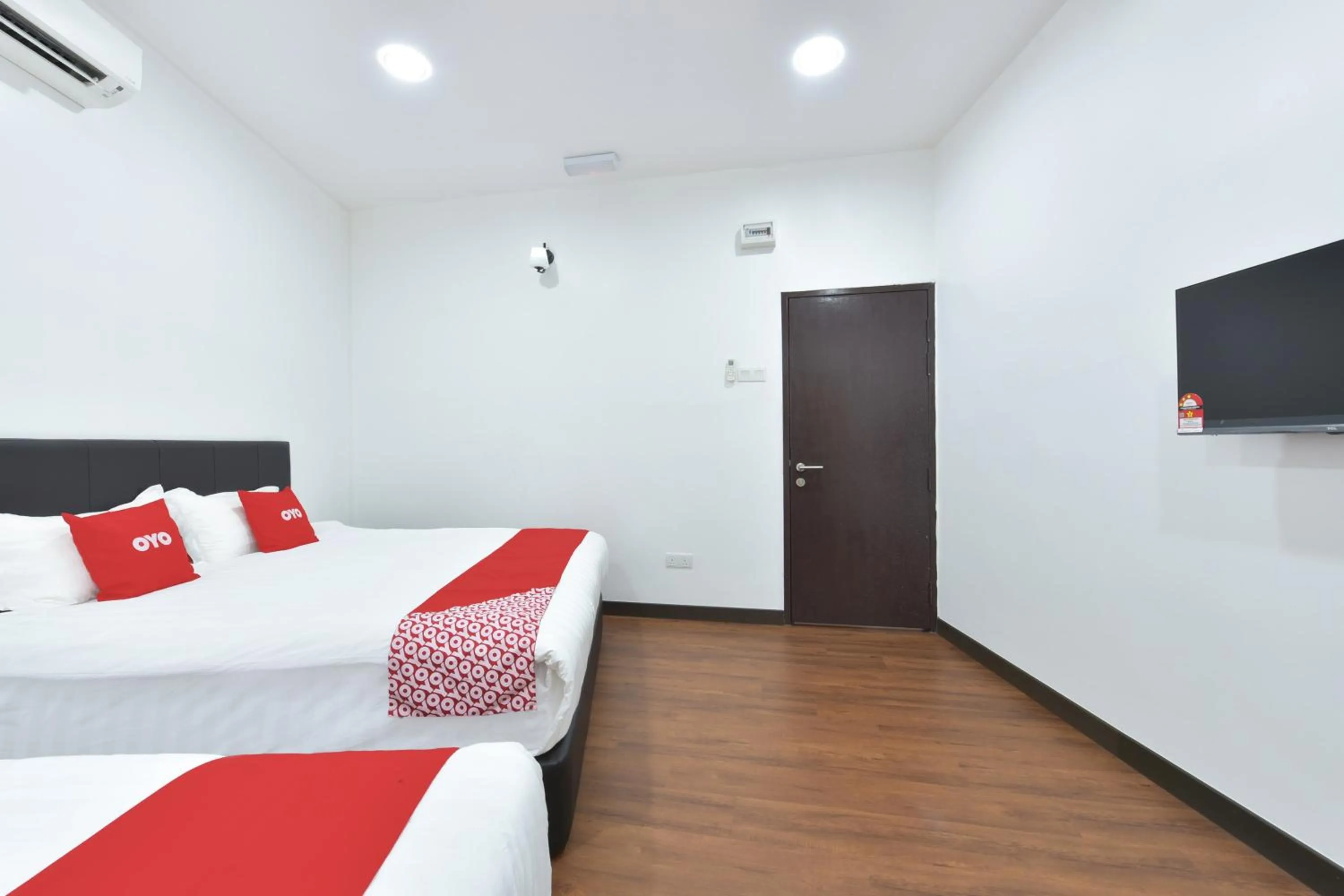 Bedroom, Bed in Hotel O Madeena Inn