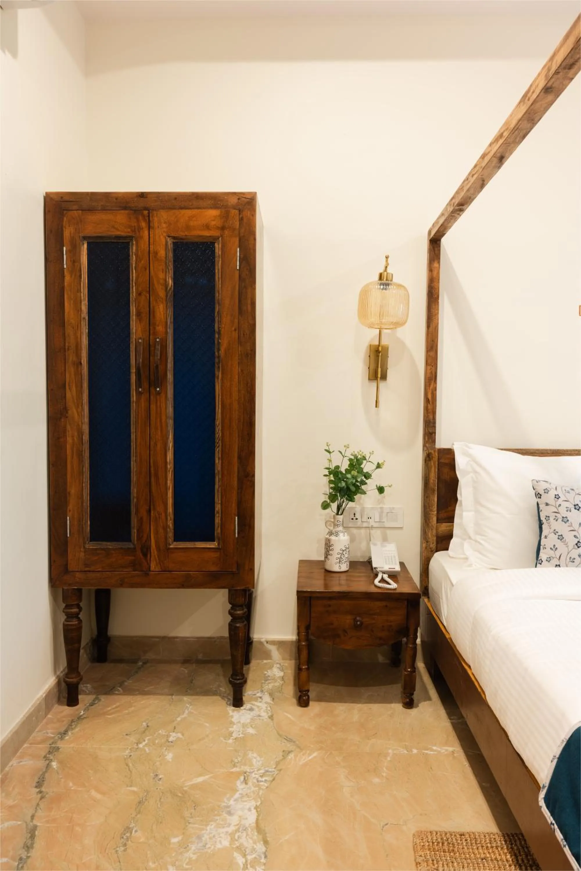 wardrobe, Bed in The Experience Resort-Lake Facing