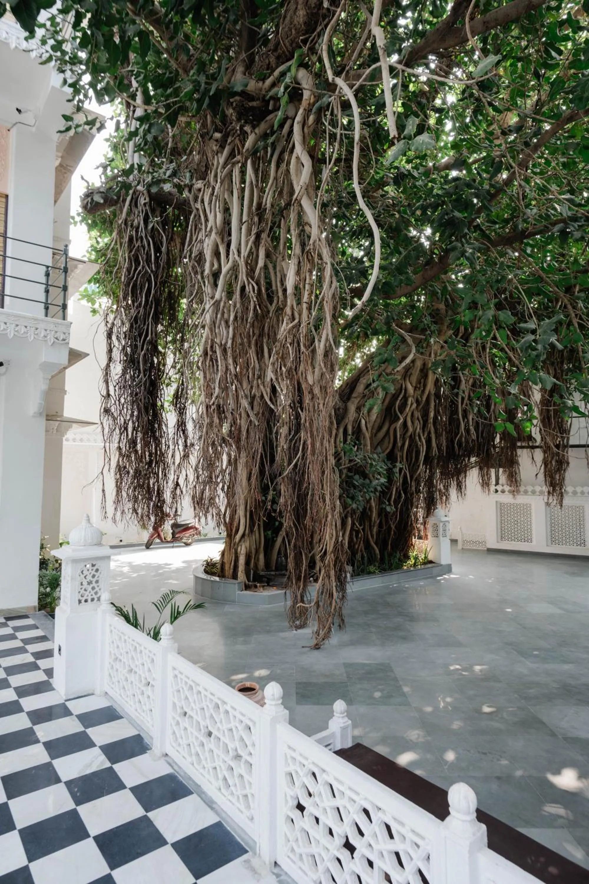 Inner courtyard view in The Experience Resort-Lake Facing
