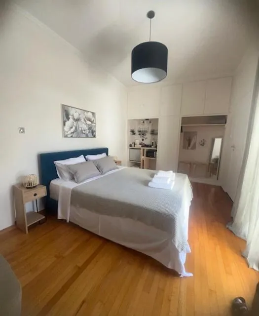 Bed in Garden Square Inn