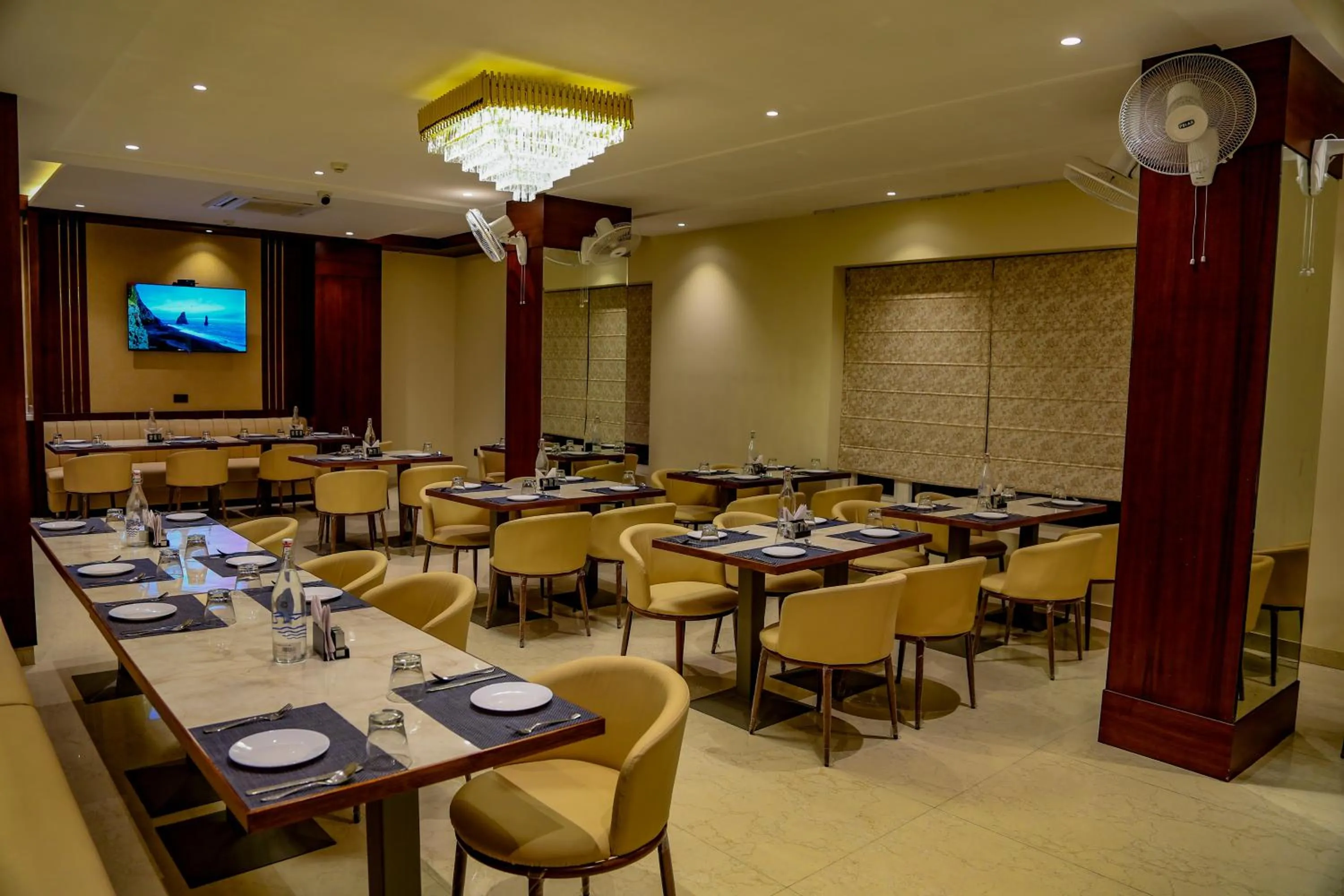 Banquet/Function facilities in Four Leaf Hotel - AKOSHA