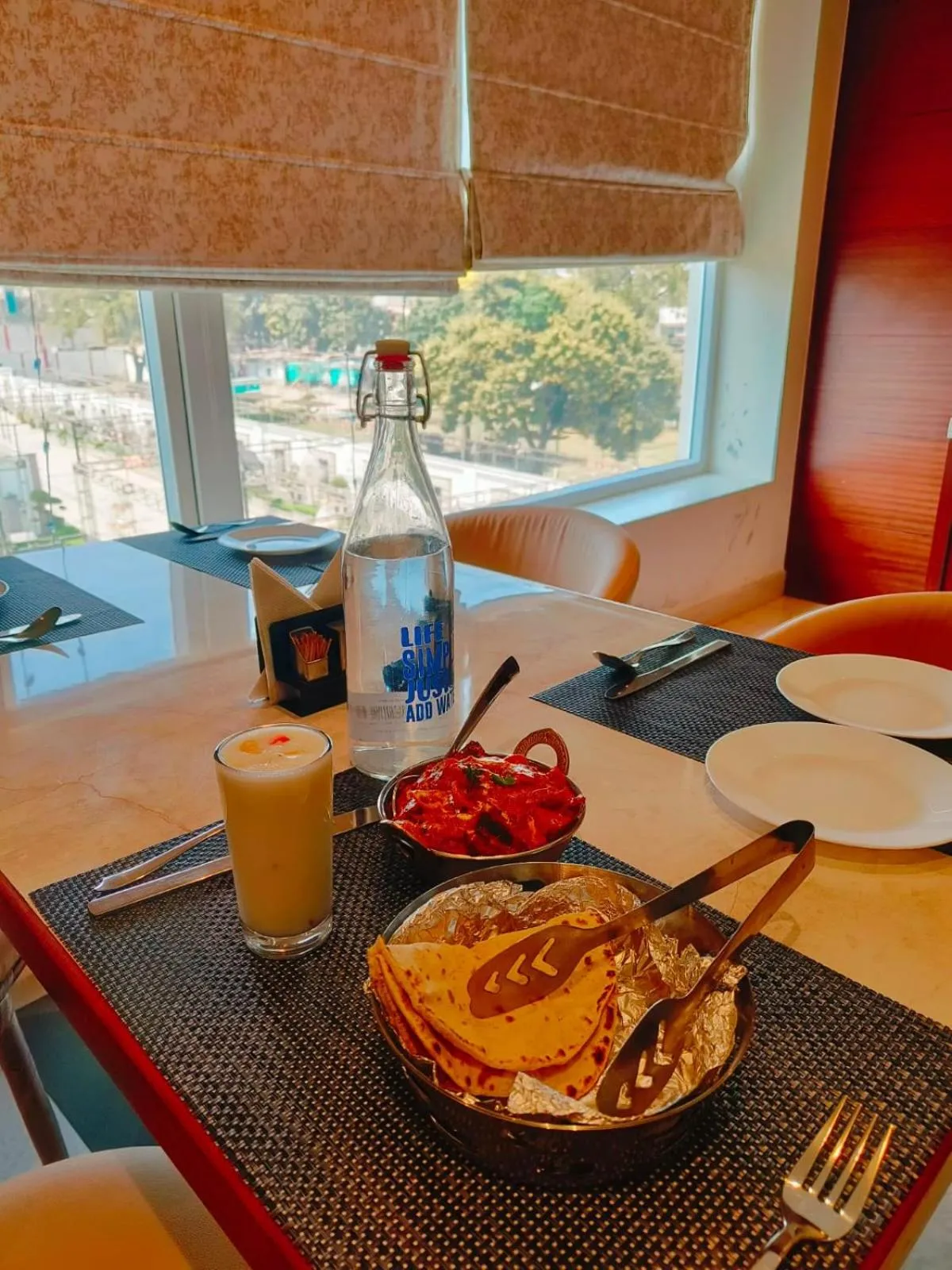 Food and drinks in Four Leaf Hotel - AKOSHA