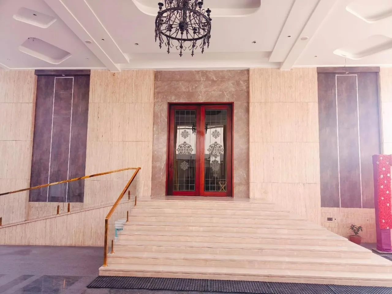 Facade/entrance in Four Leaf Hotel - AKOSHA