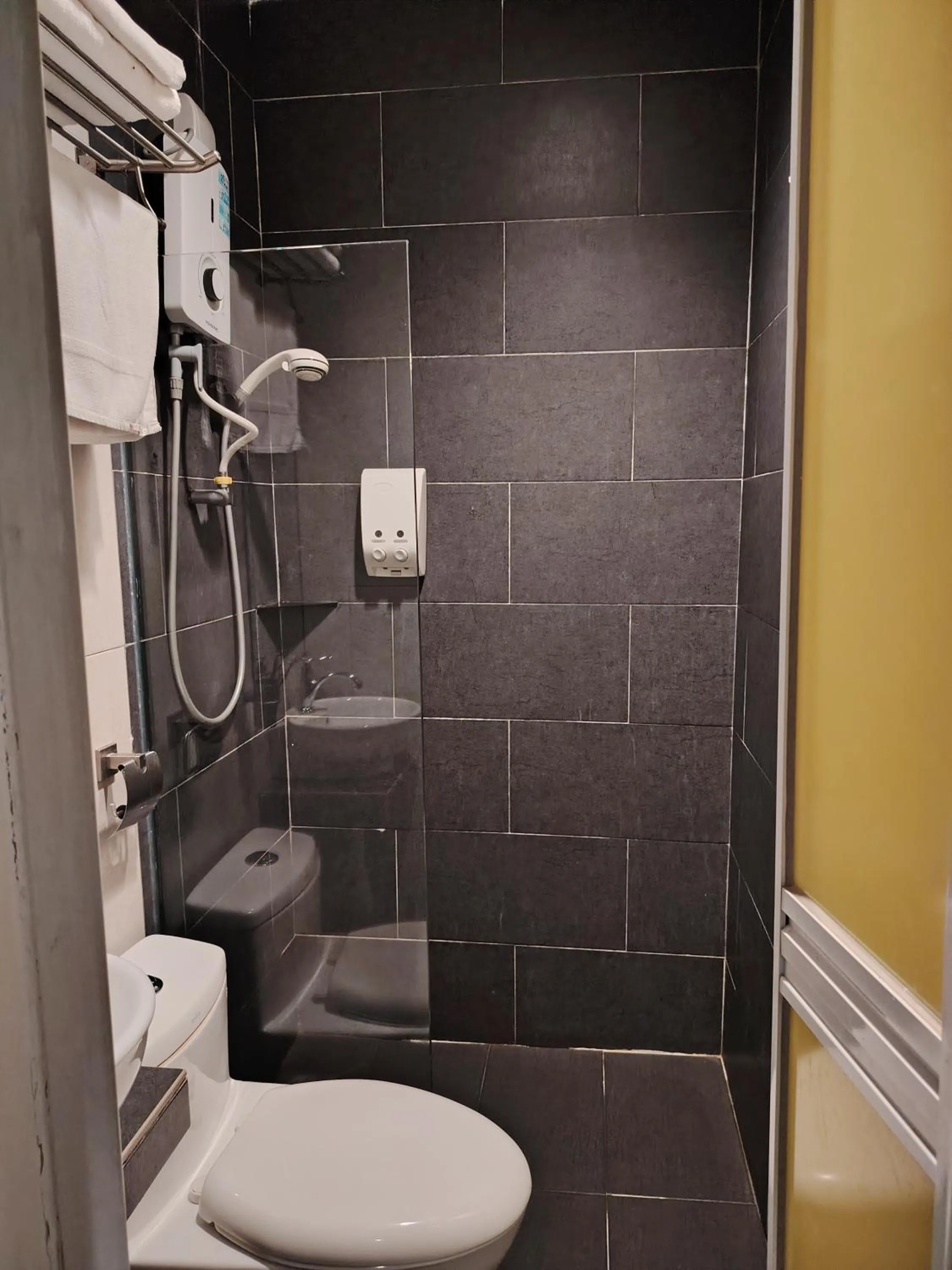 Kozi Hotel by Ardens - Taman Bukit Indah