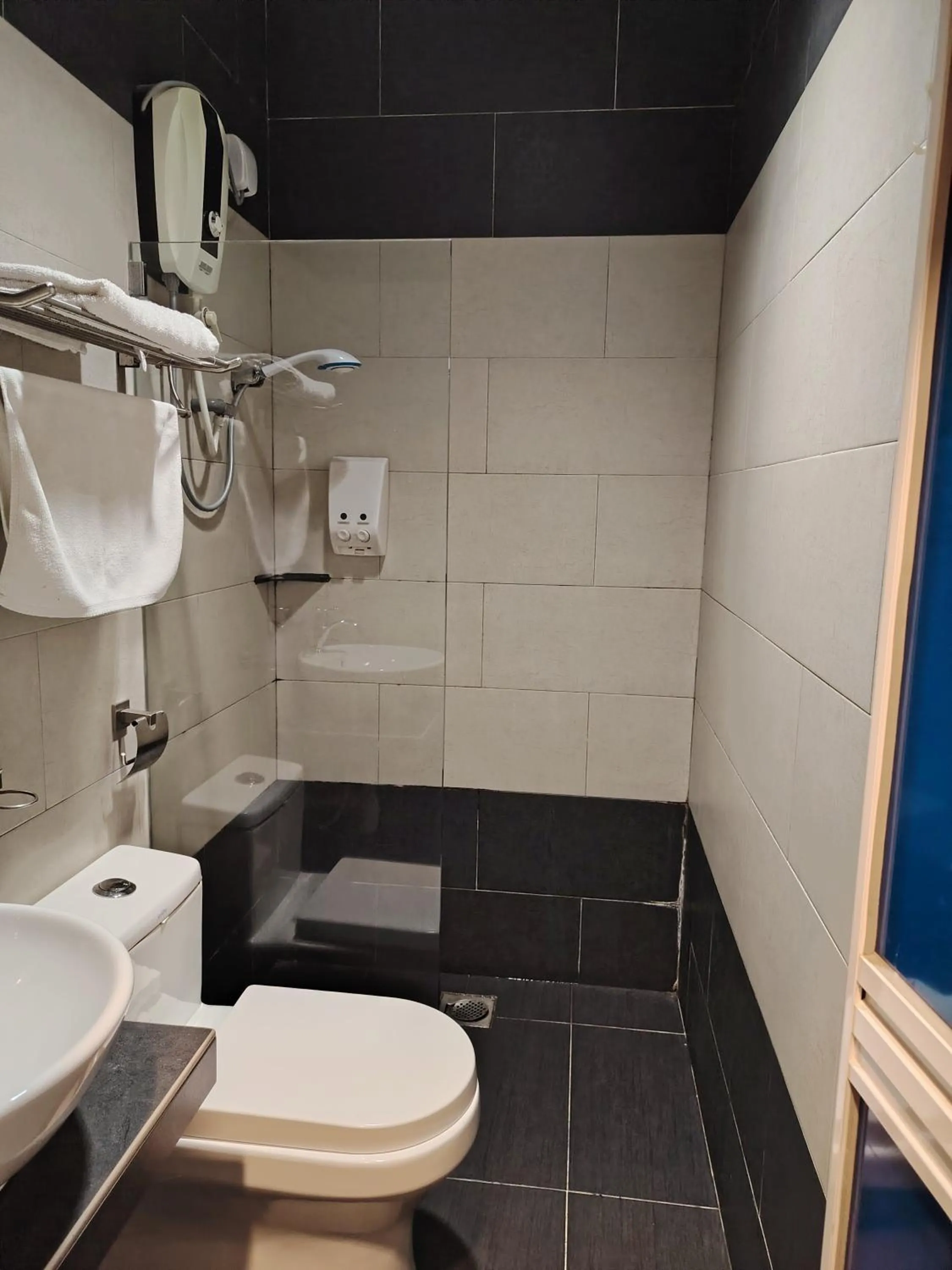 Kozi Hotel by Ardens - Taman Bukit Indah