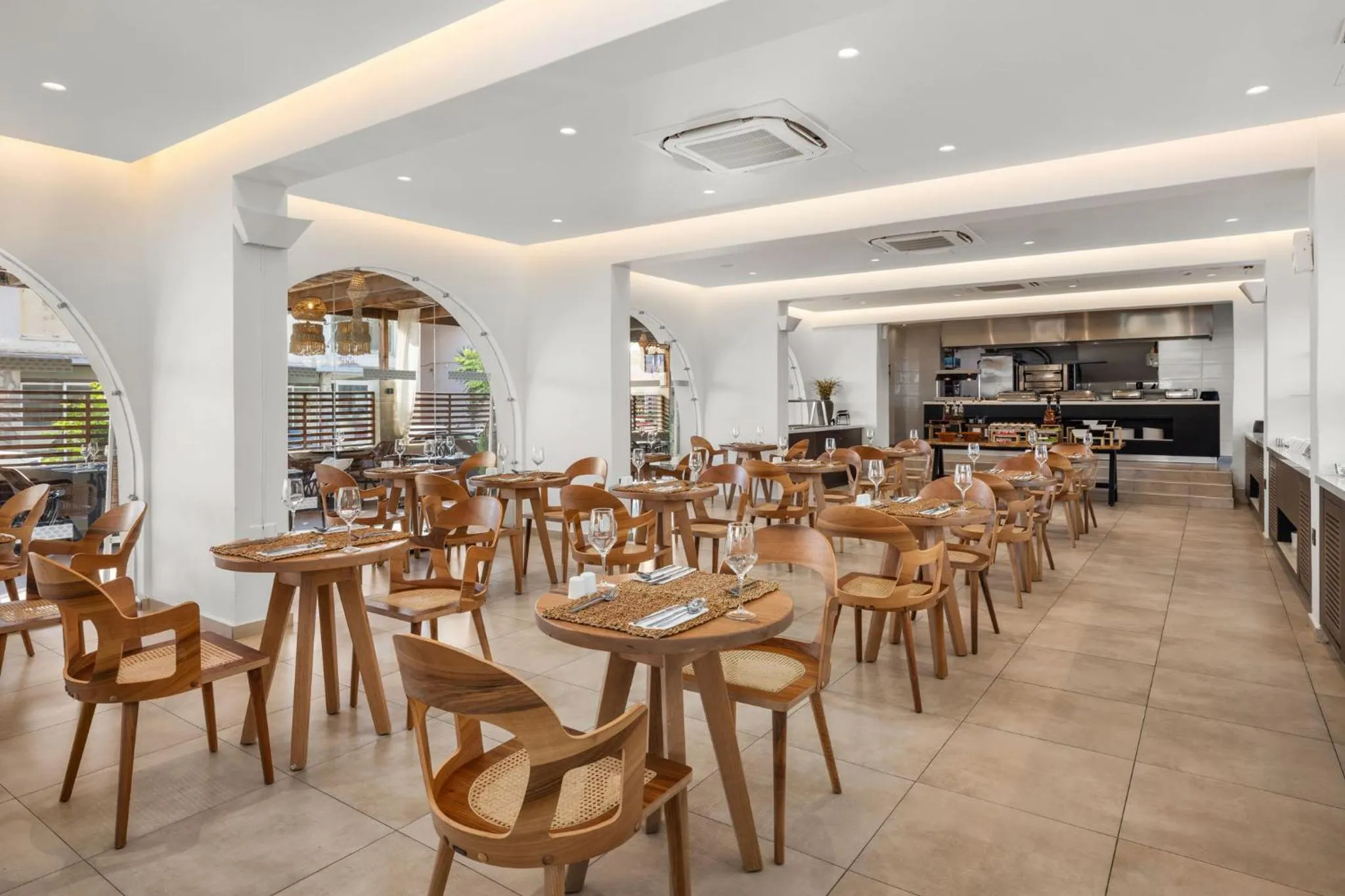 Restaurant/places to eat in Cabana White Boutique Hotel