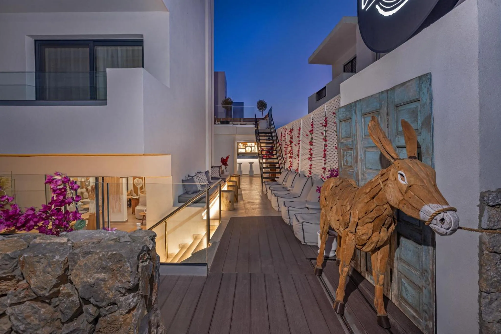 Area and facilities in Cabana White Boutique Hotel