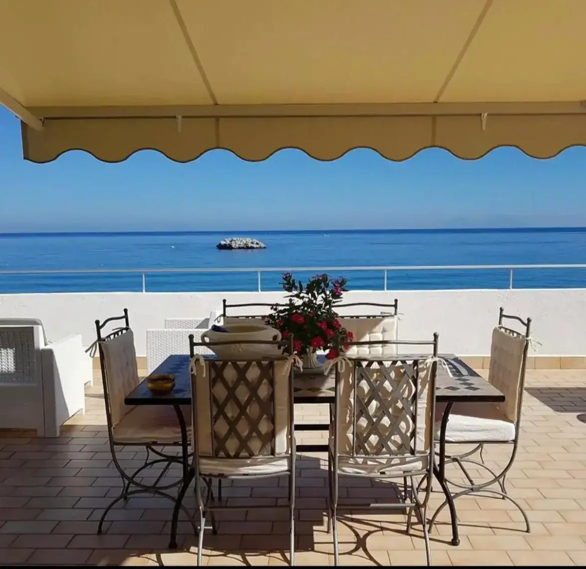 Apartment - single occupancy in Attico una finestra sulle Isole Eolie Apartment - single occupancy in Attico una finestra sulle Isole Eolie