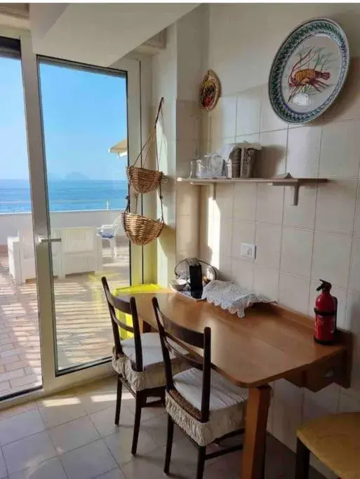 Apartment - single occupancy in Attico una finestra sulle Isole Eolie Apartment - single occupancy in Attico una finestra sulle Isole Eolie