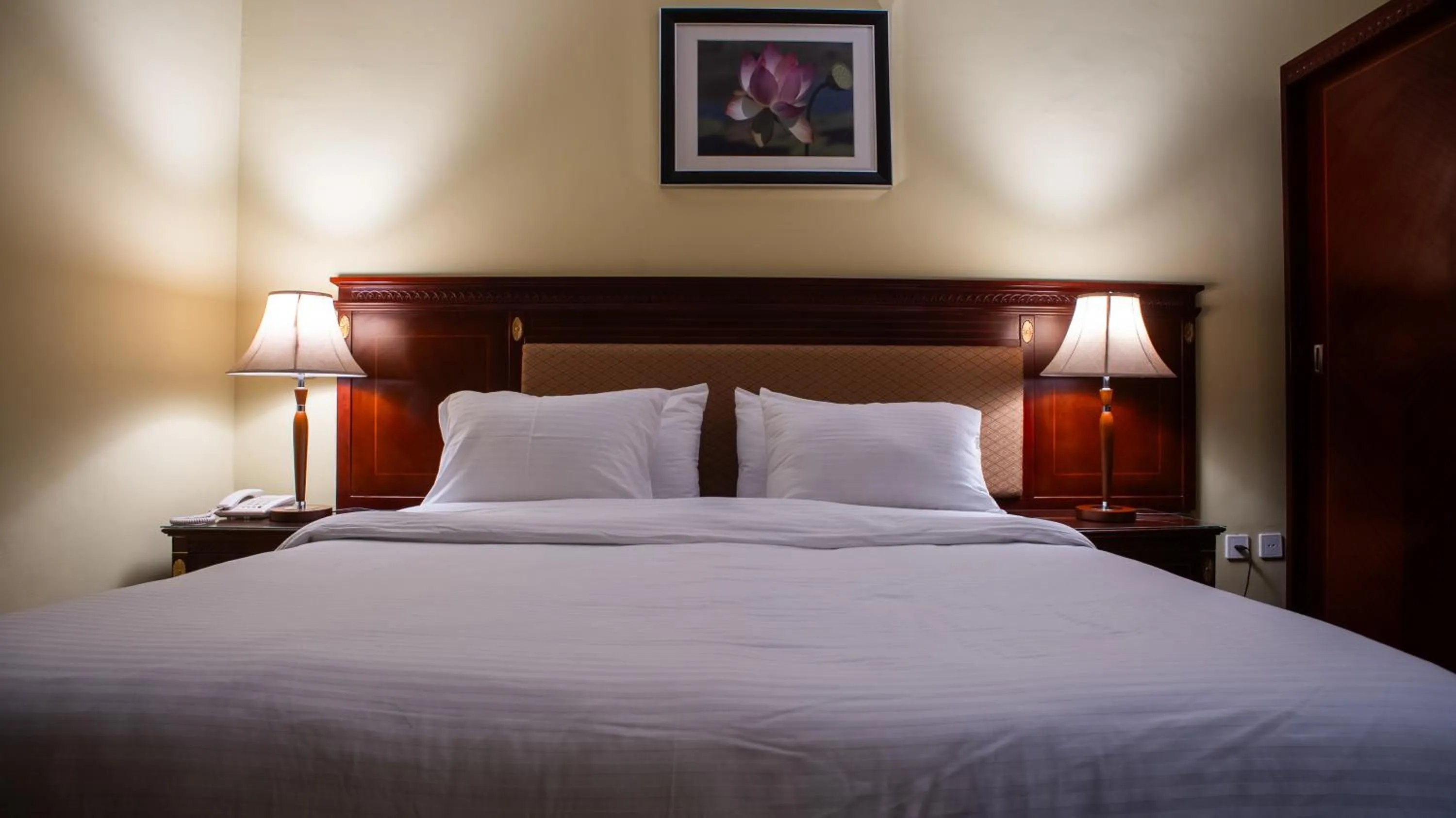 Bedroom, Bed in The Villa 604 Powered by look