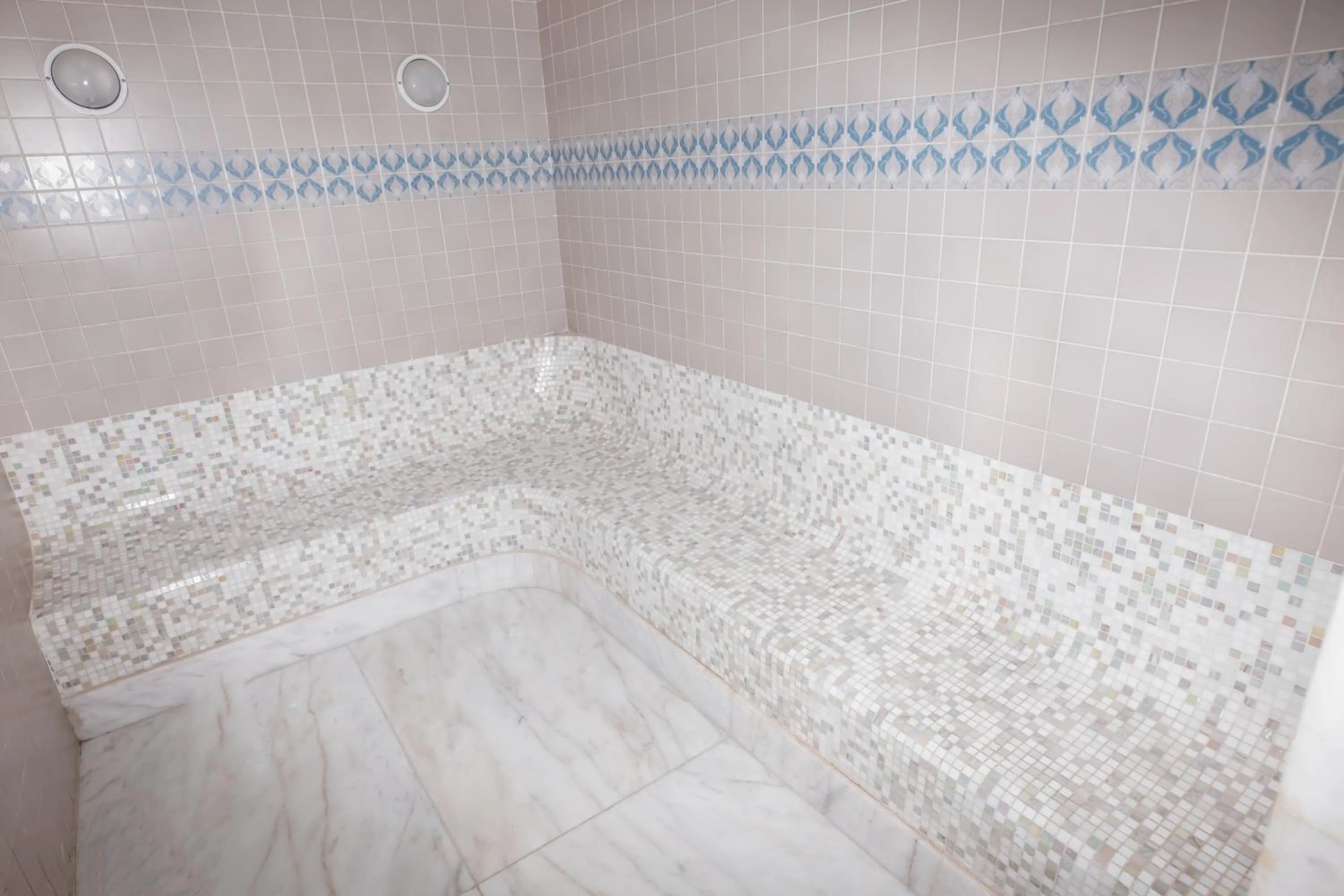 Steam room in The Villa 604 Powered by look