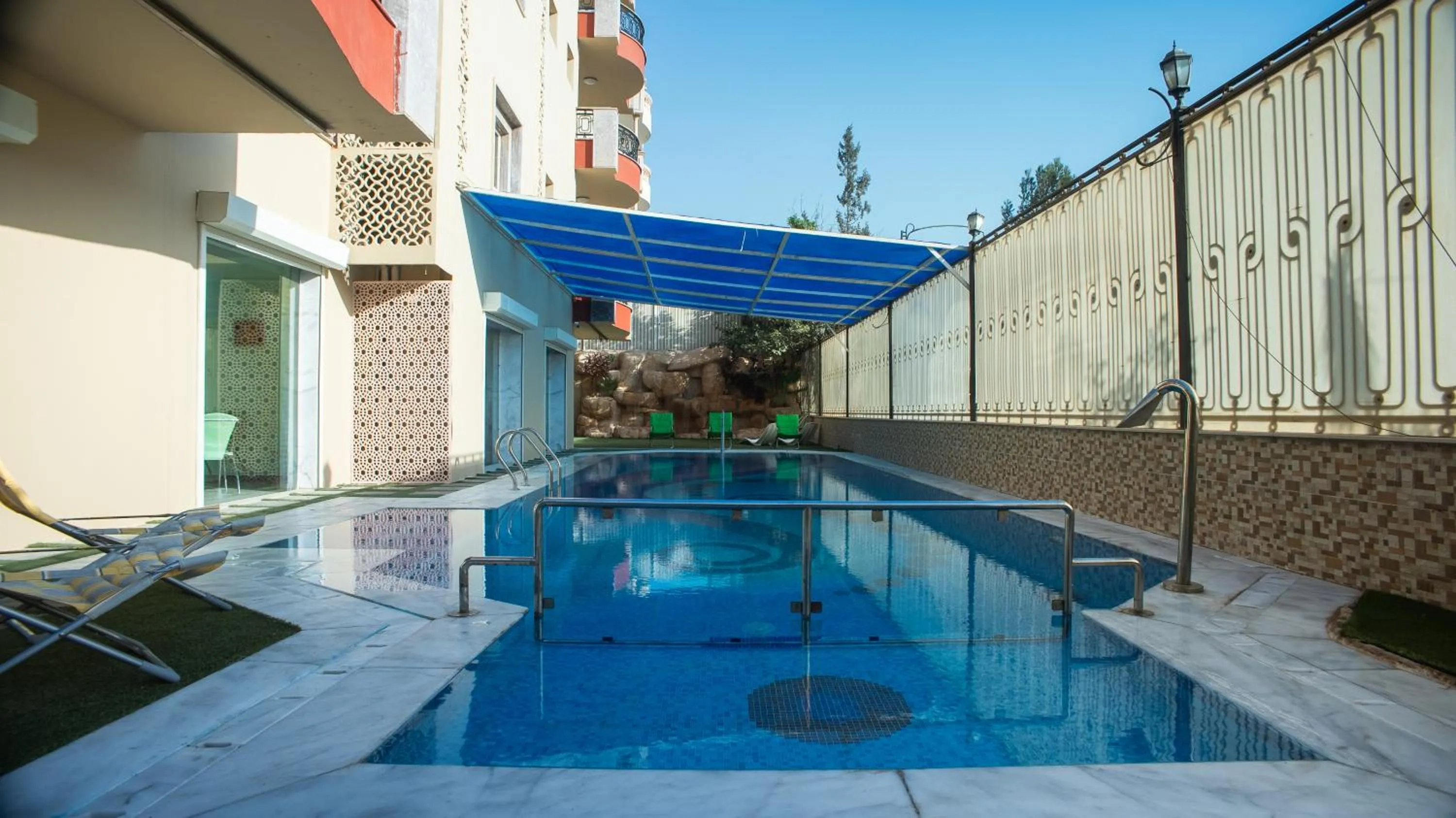 Swimming pool in The Villa 604 Powered by look