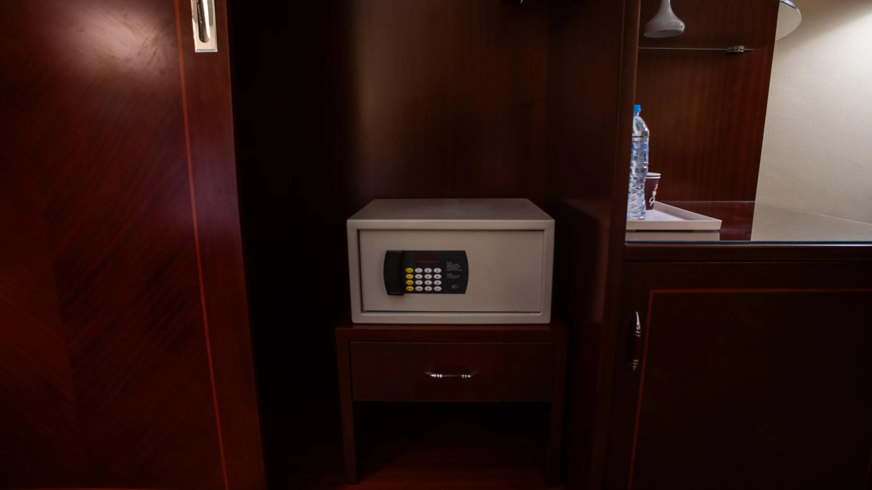 safe in The Villa 604 Powered by look