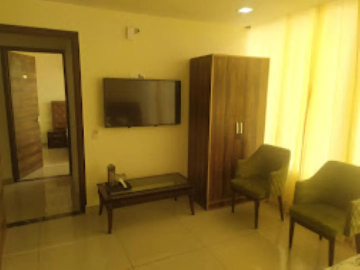 TV and multimedia, Seating Area in Hotel Paradise, Patiala