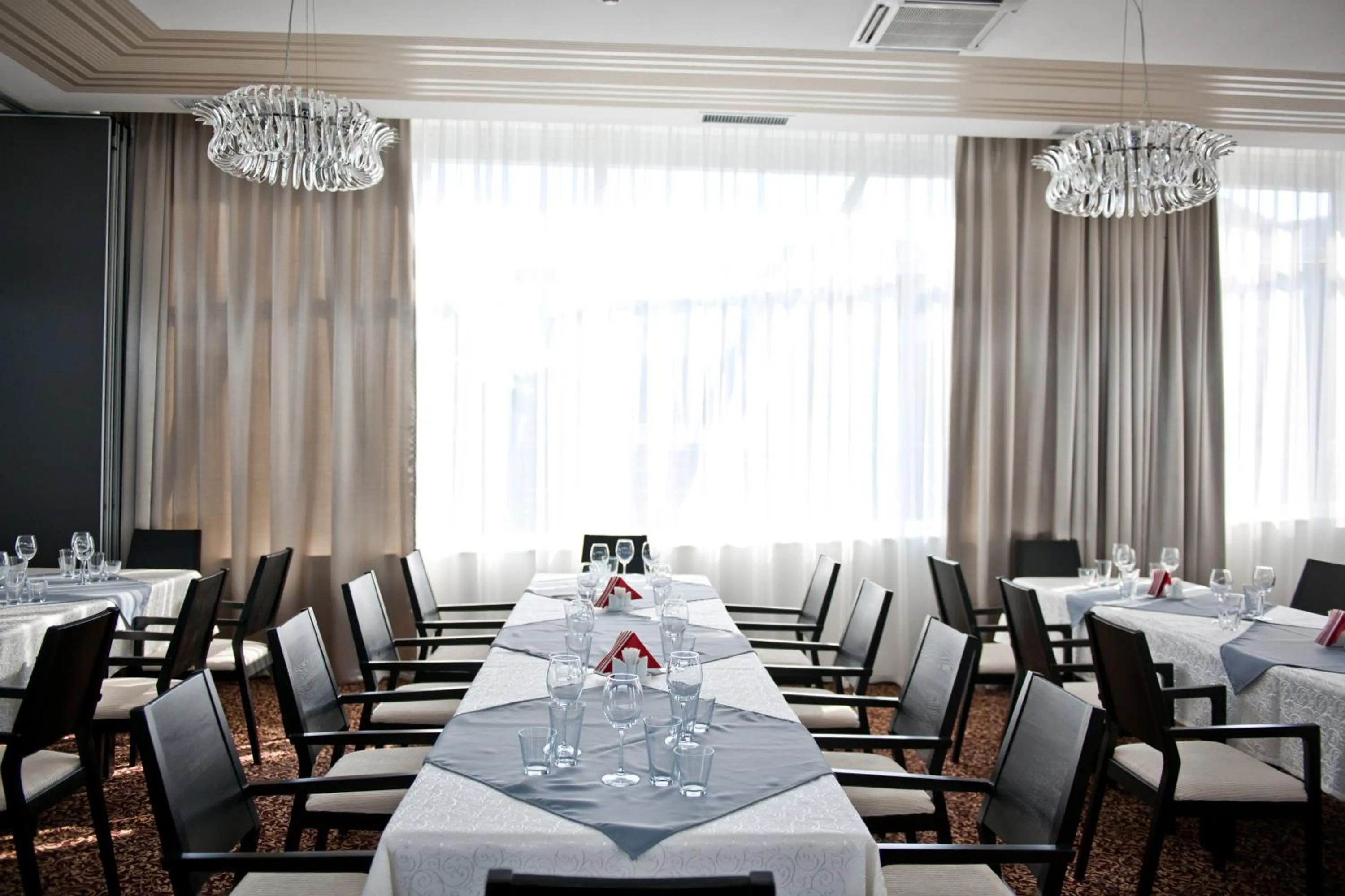 Restaurant/places to eat in Hotel Leon & Spa