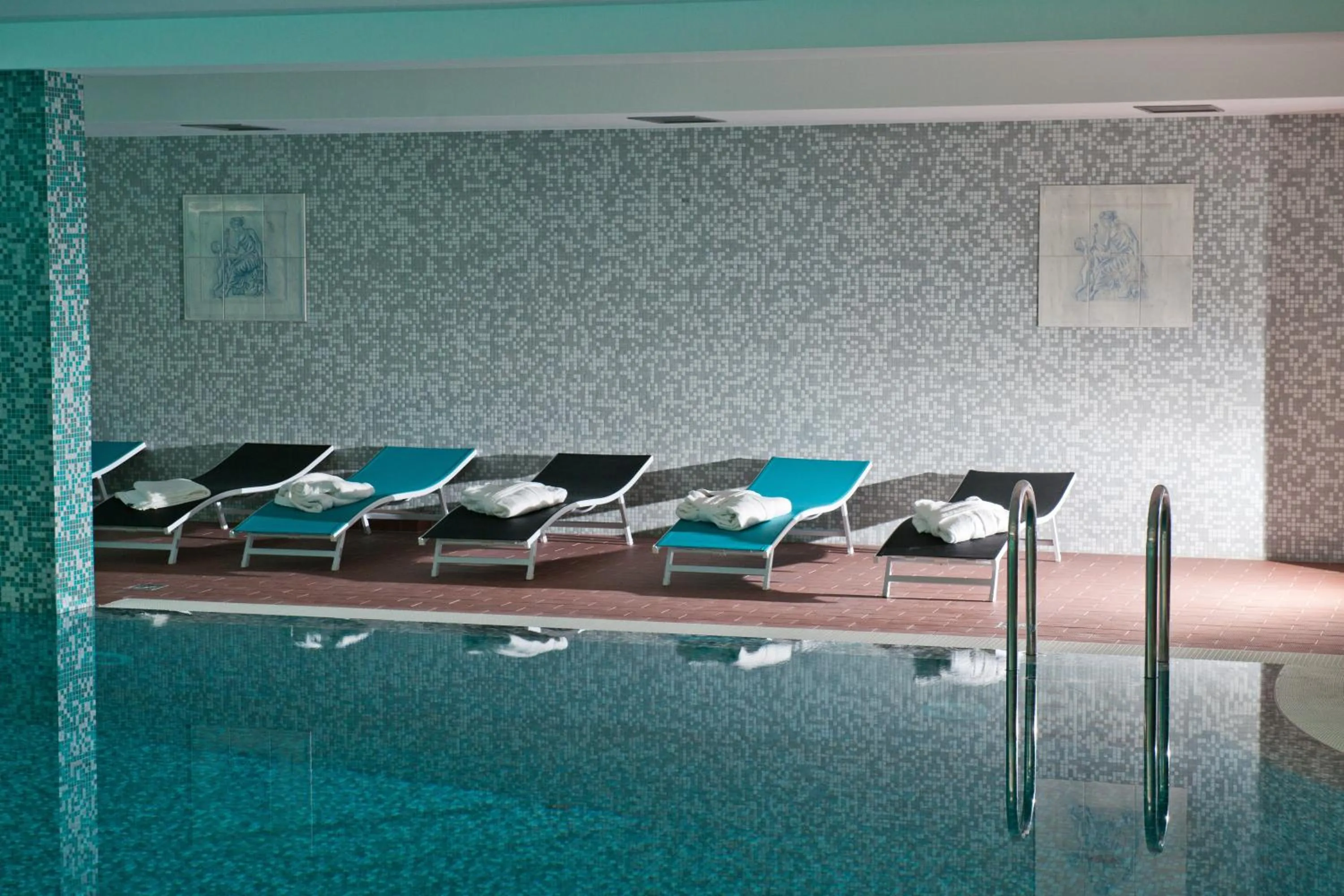 Swimming pool in Hotel Leon & Spa