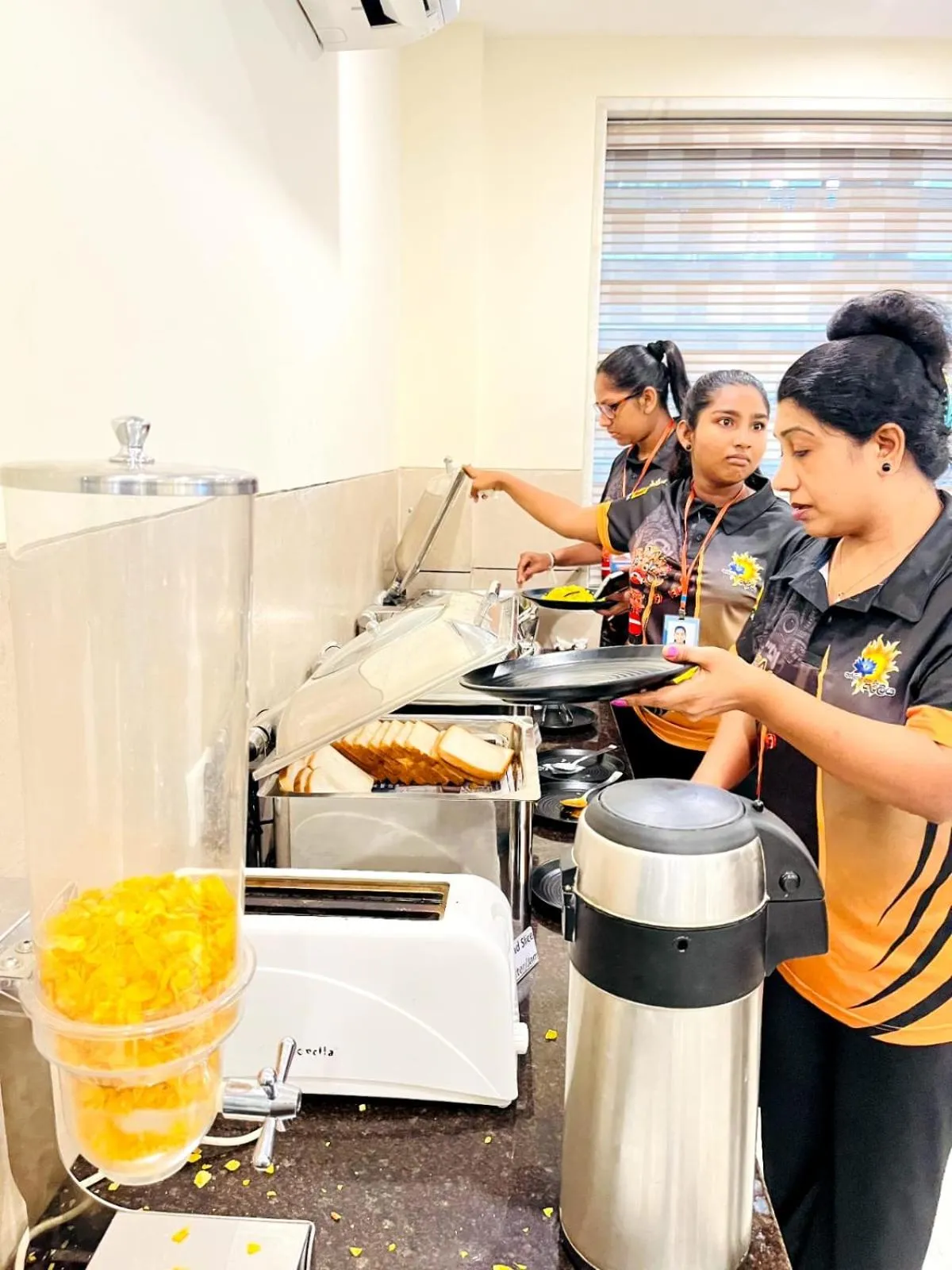 People in Hotel Mayda Prime Near Delhi Airport