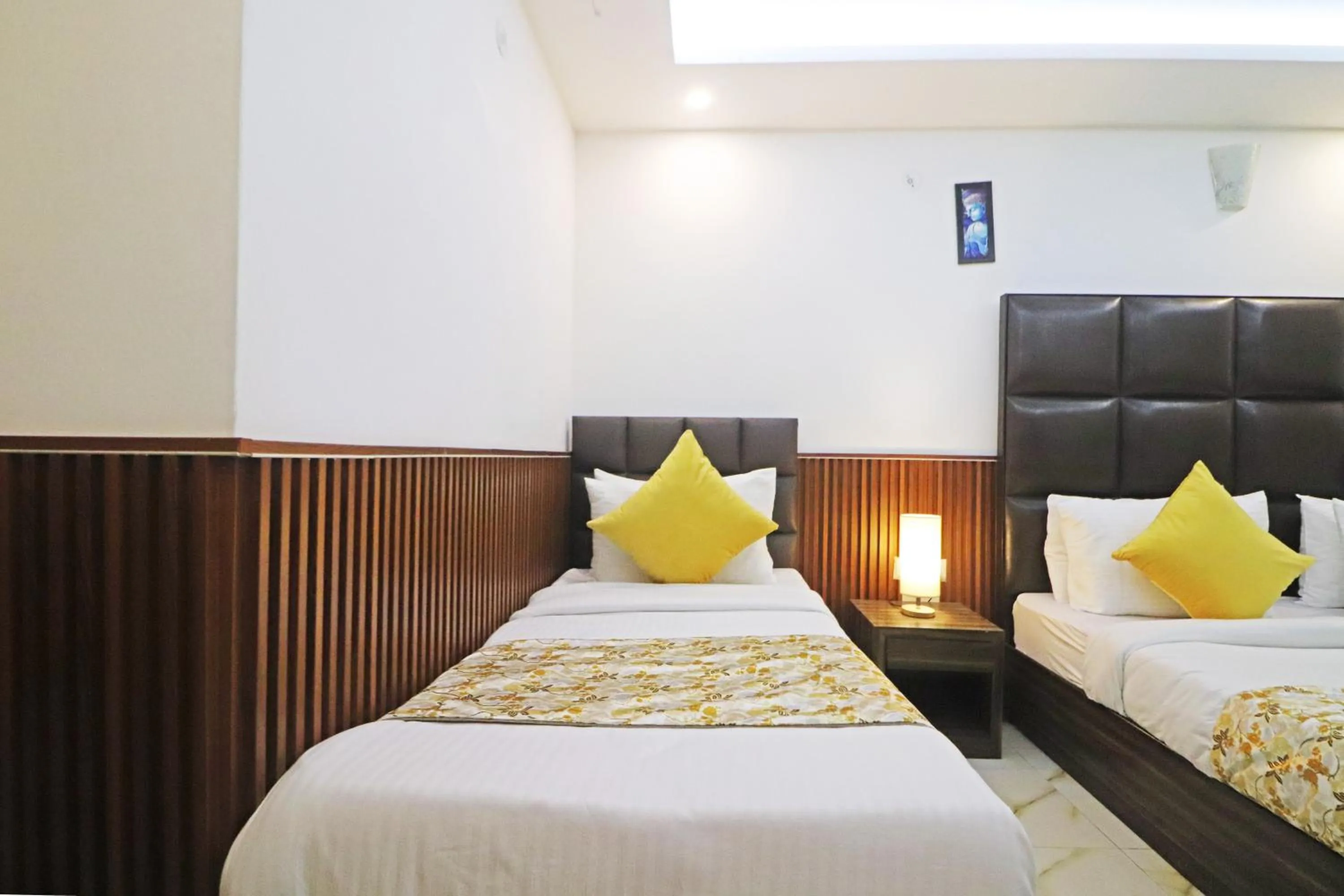 Bed in Hotel Mayda Prime Near Delhi Airport