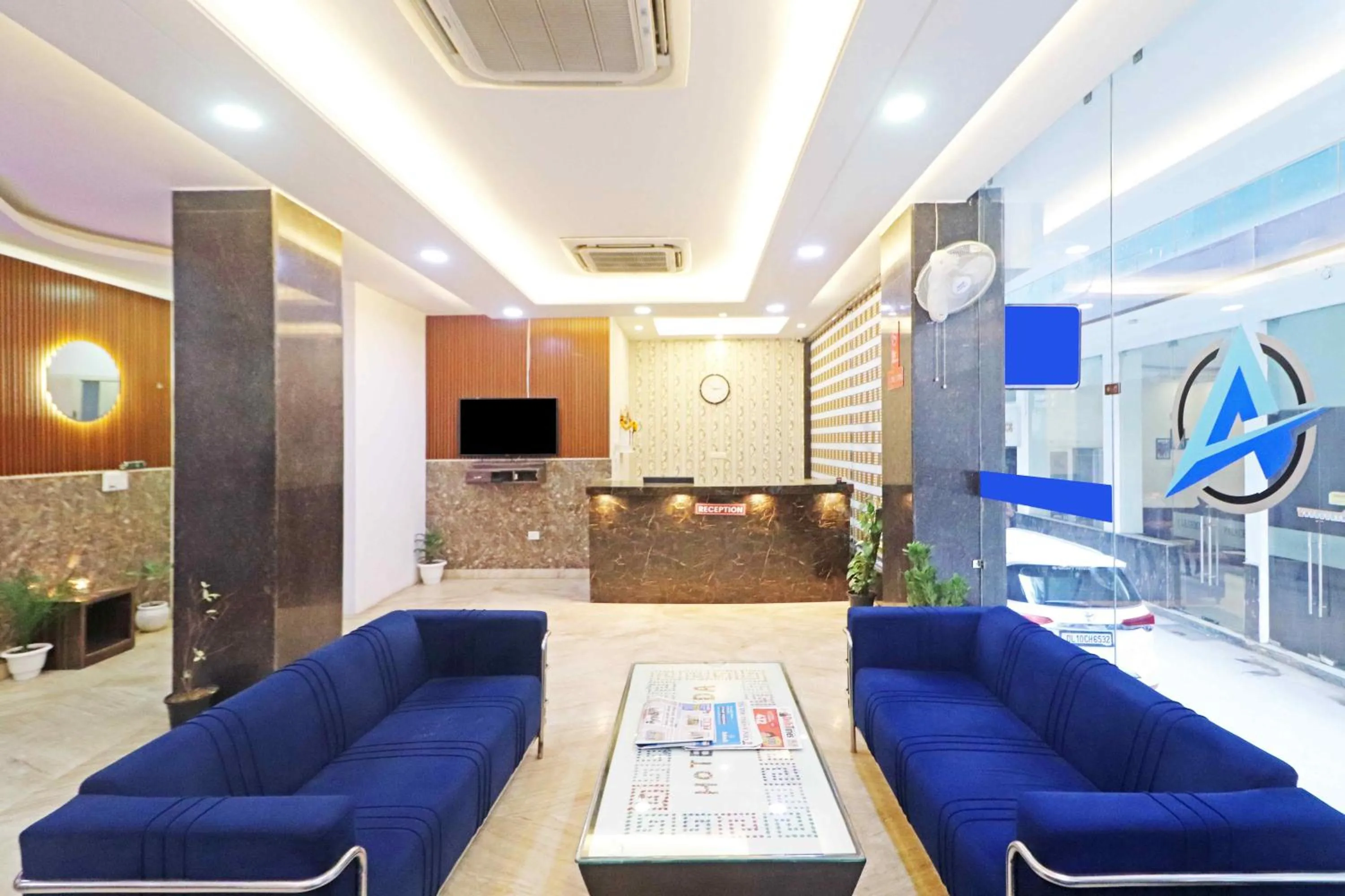 Lobby or reception in Hotel Mayda Prime Near Delhi Airport