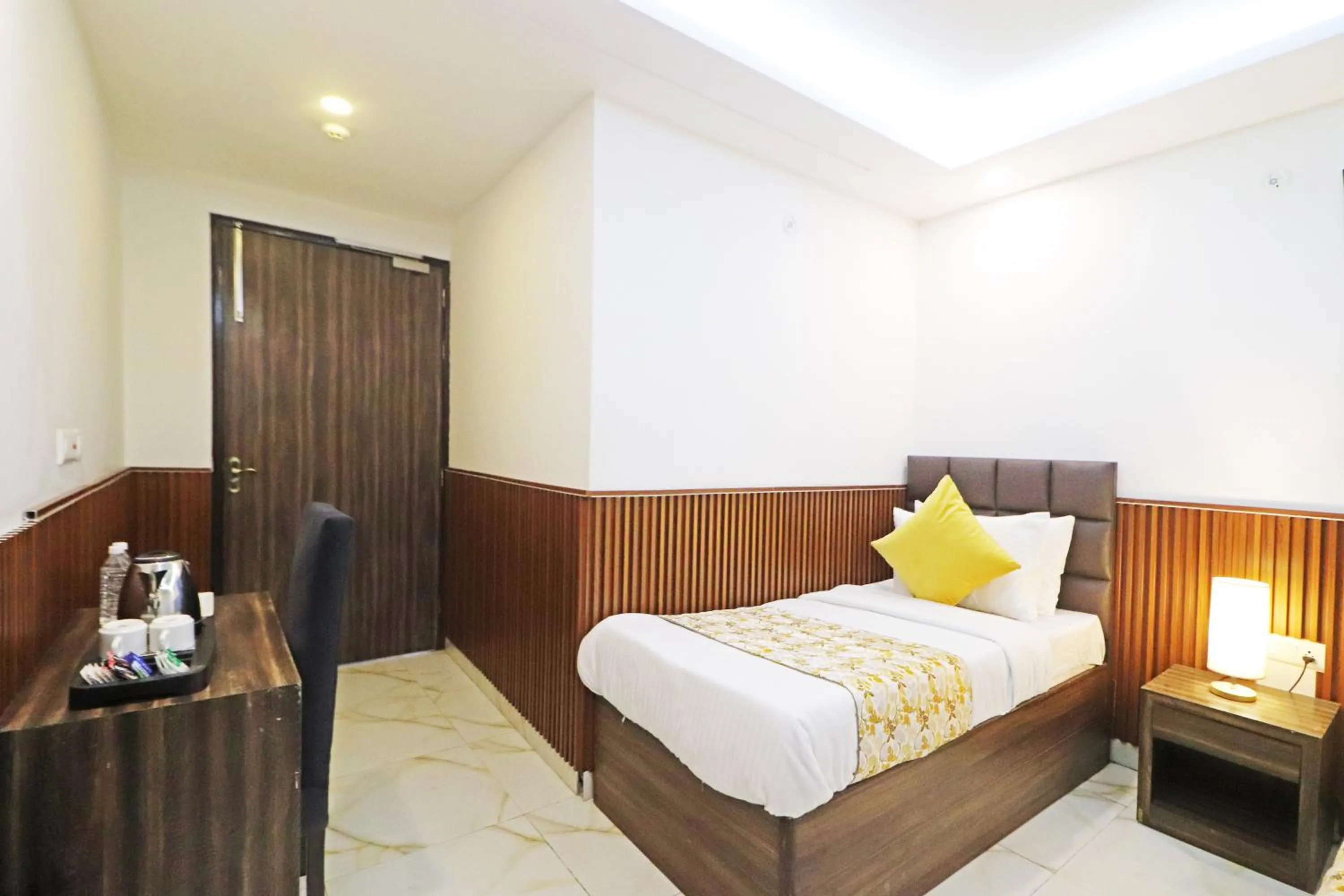 Bedroom, Bed in Hotel Mayda Prime Near Delhi Airport