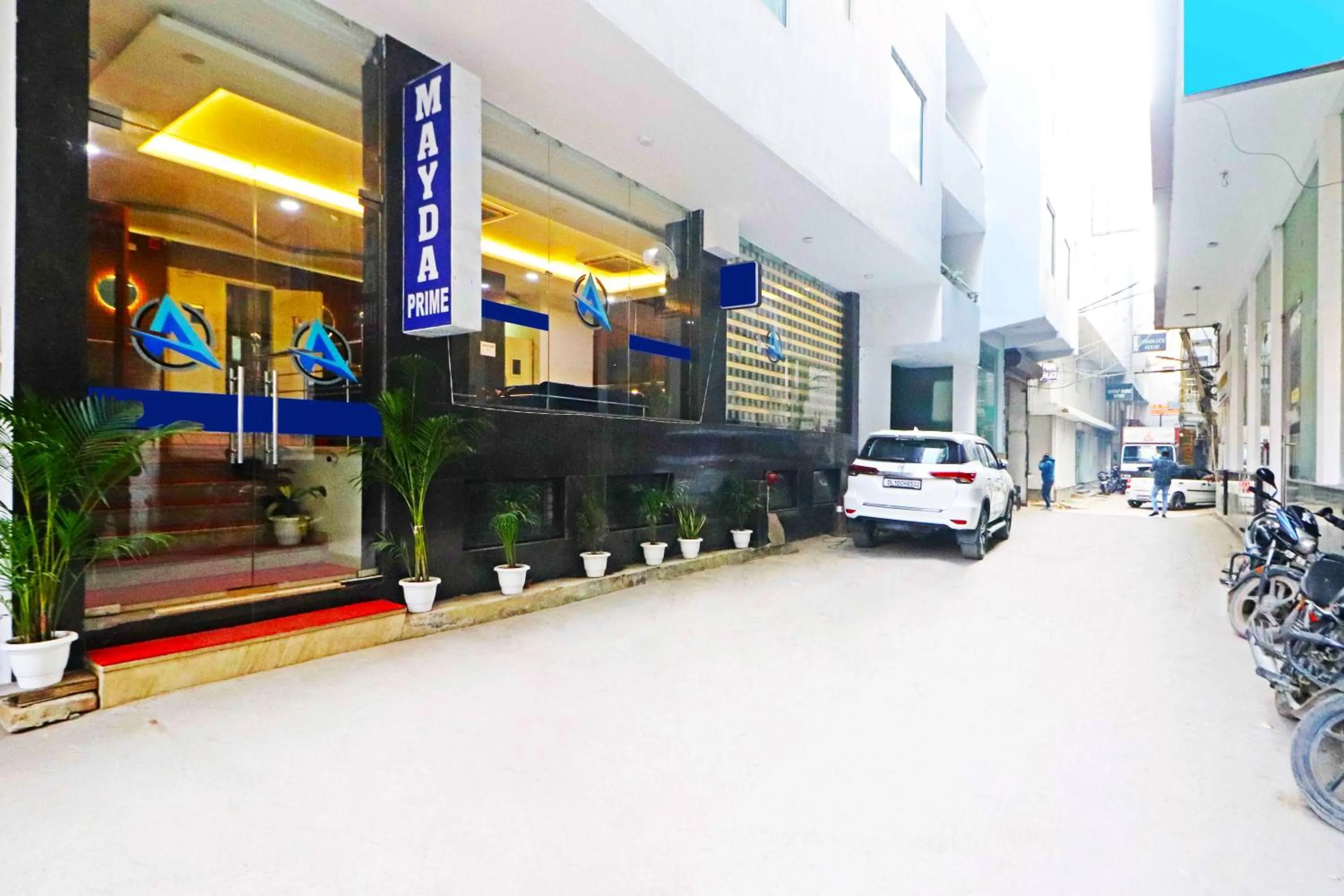 Property building in Hotel Mayda Prime Near Delhi Airport