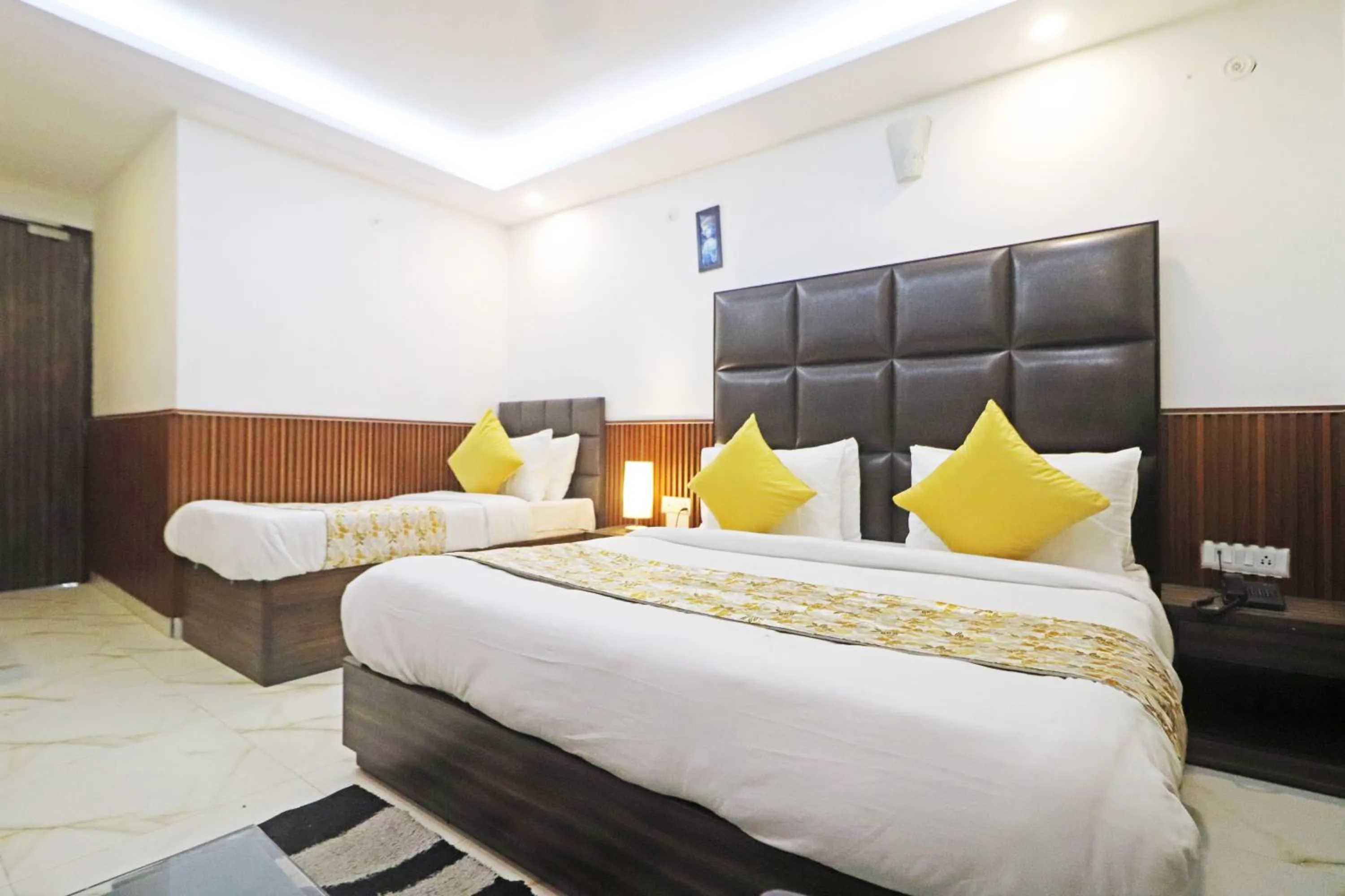 Bedroom, Bed in Hotel Mayda Prime Near Delhi Airport