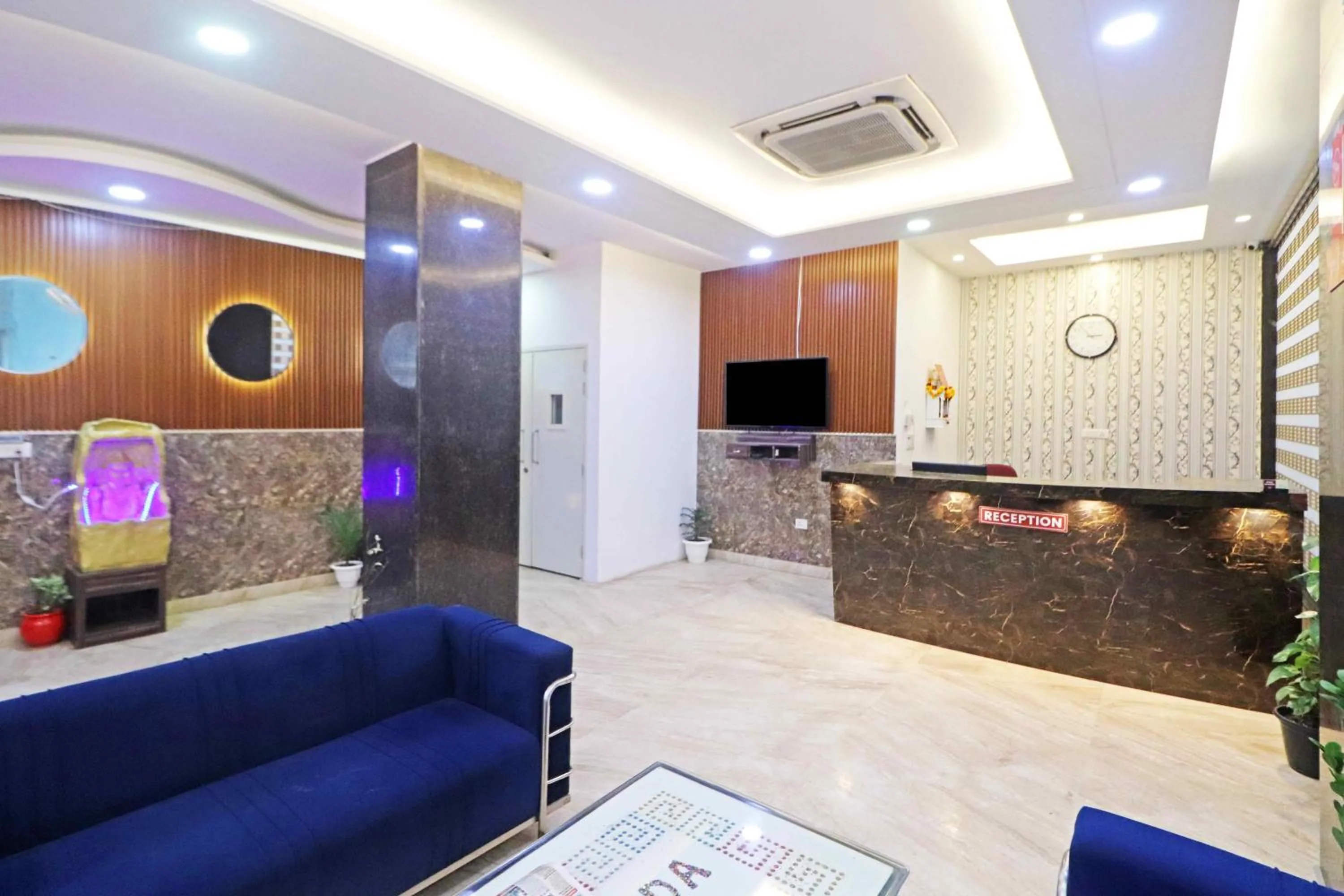 Seating area in Hotel Mayda Prime Near Delhi Airport