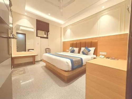 Hotel Raj Mahal Inn Near New Delhi Railway Station