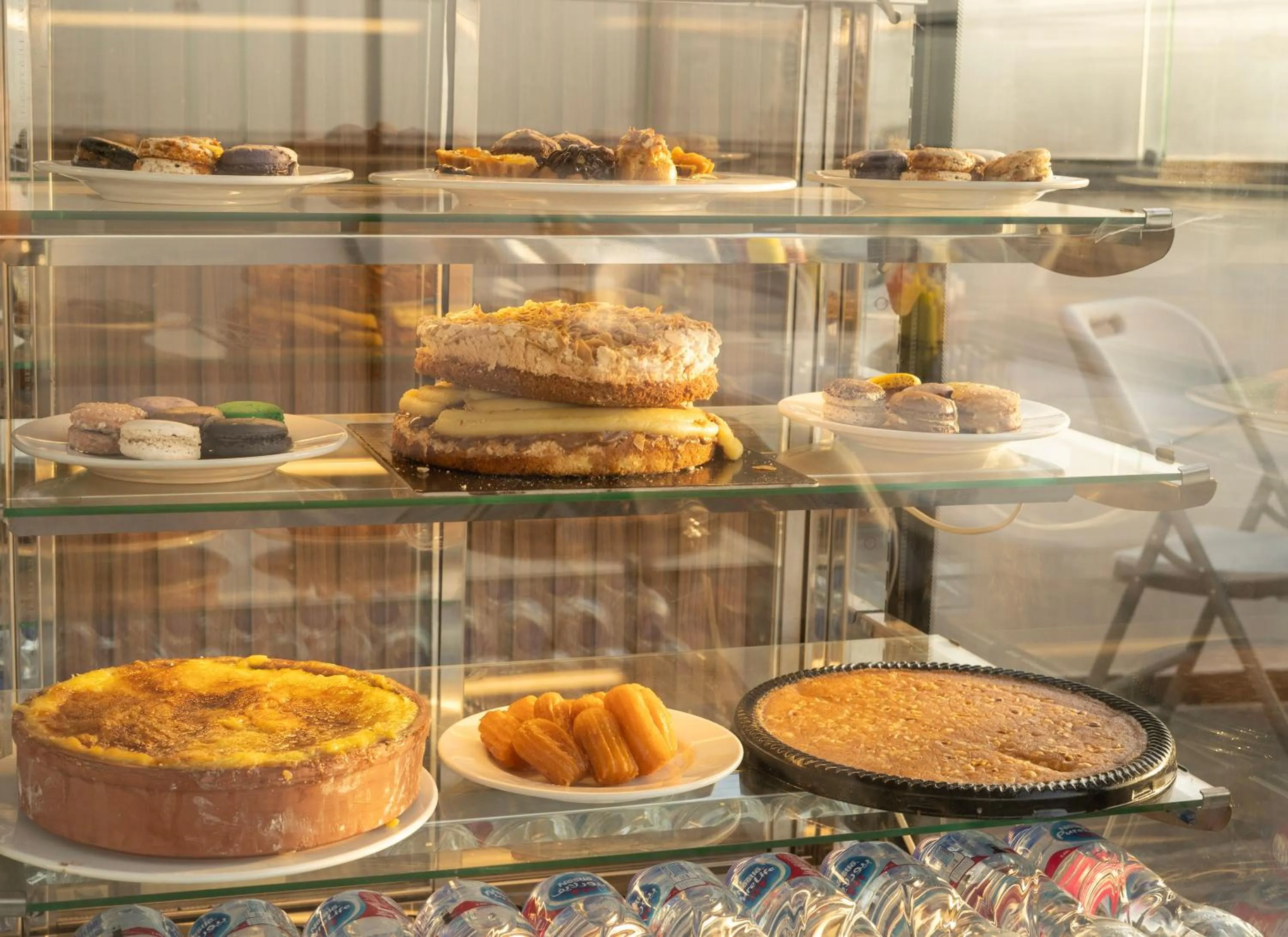 Restaurant/places to eat in Sun and Sand Guest House