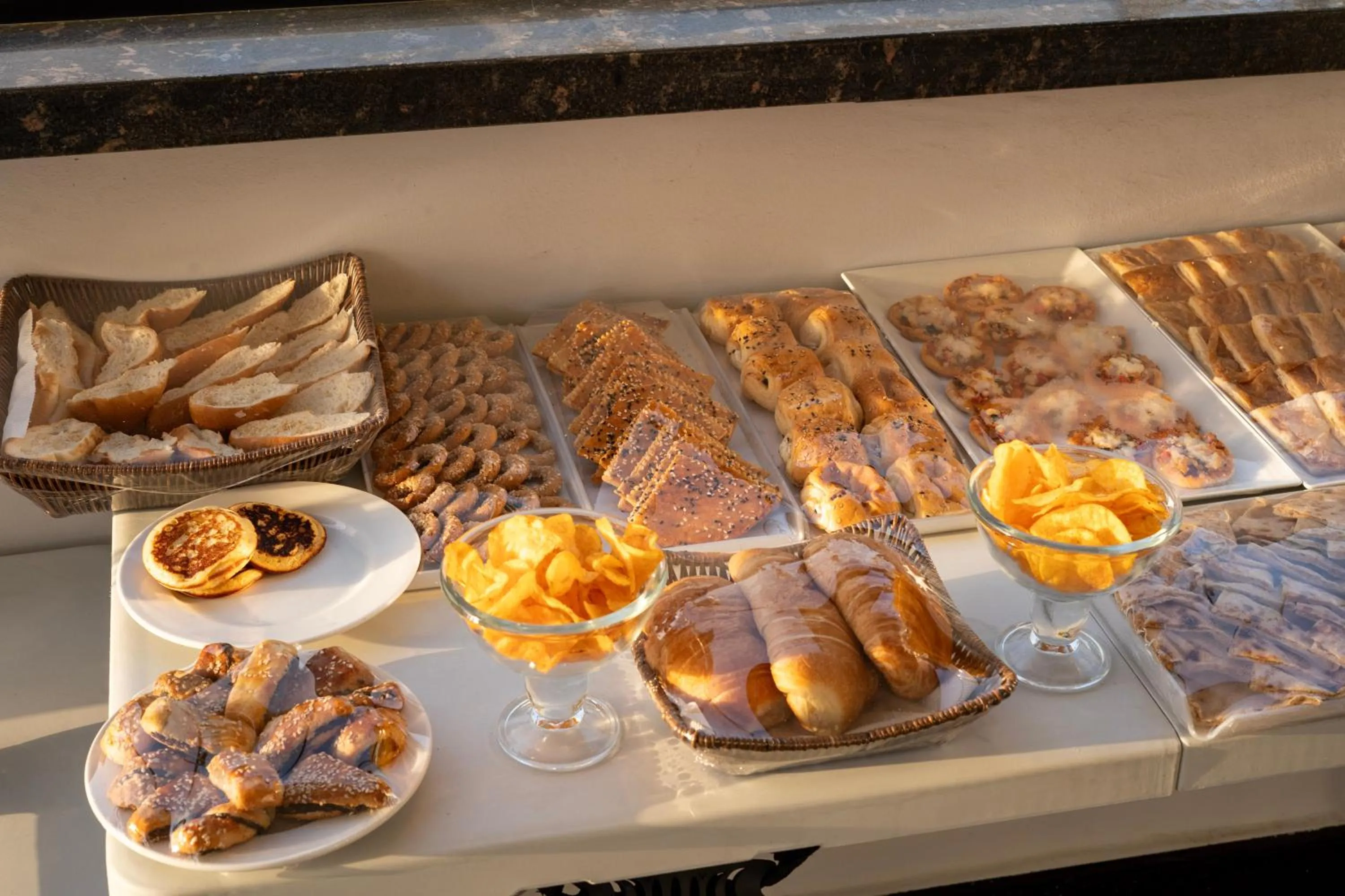 Restaurant/places to eat in Sun and Sand Guest House