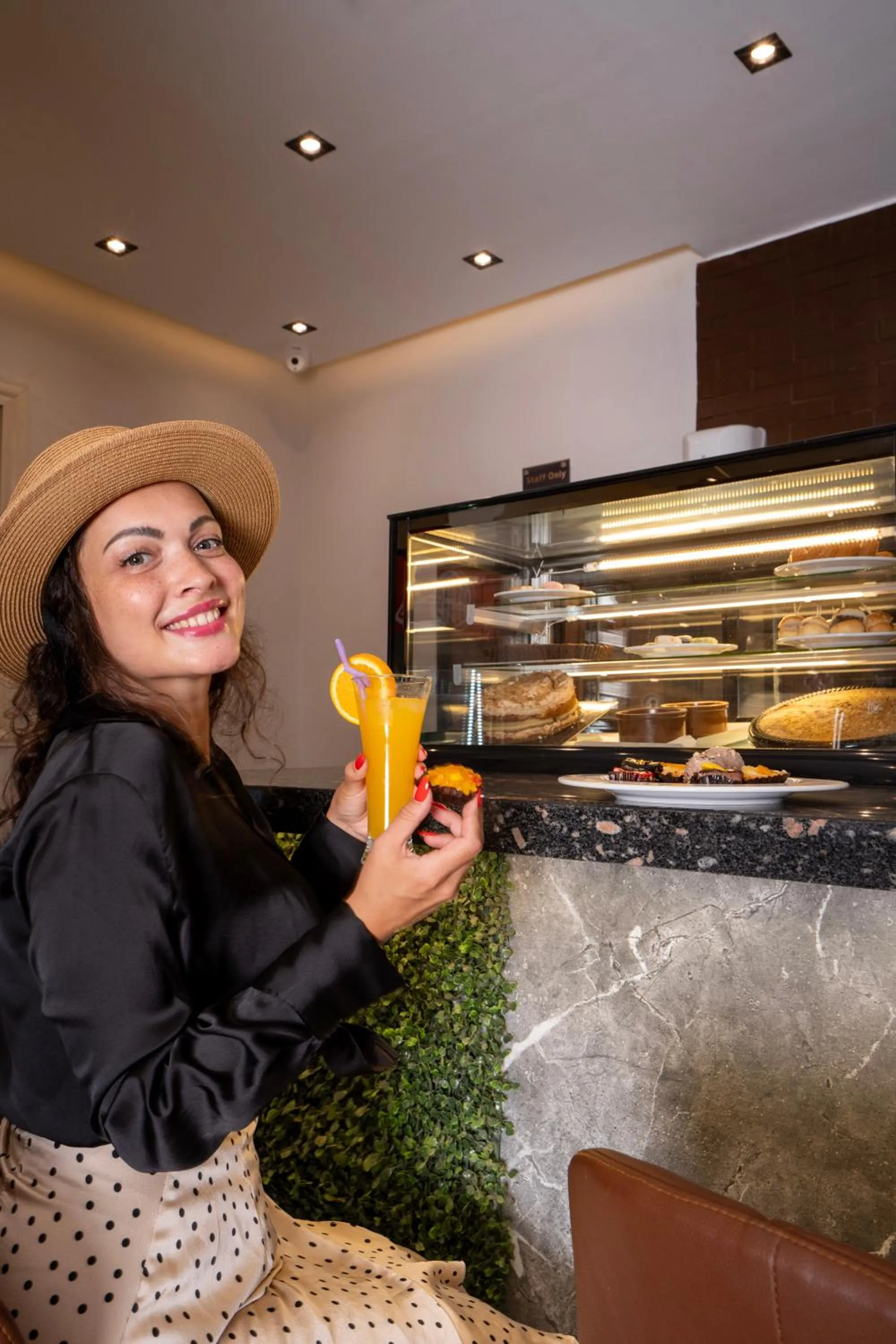 Restaurant/places to eat in Sun and Sand Guest House